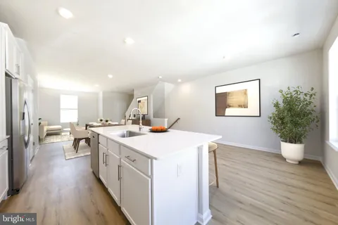 MLS: NJCD2116458