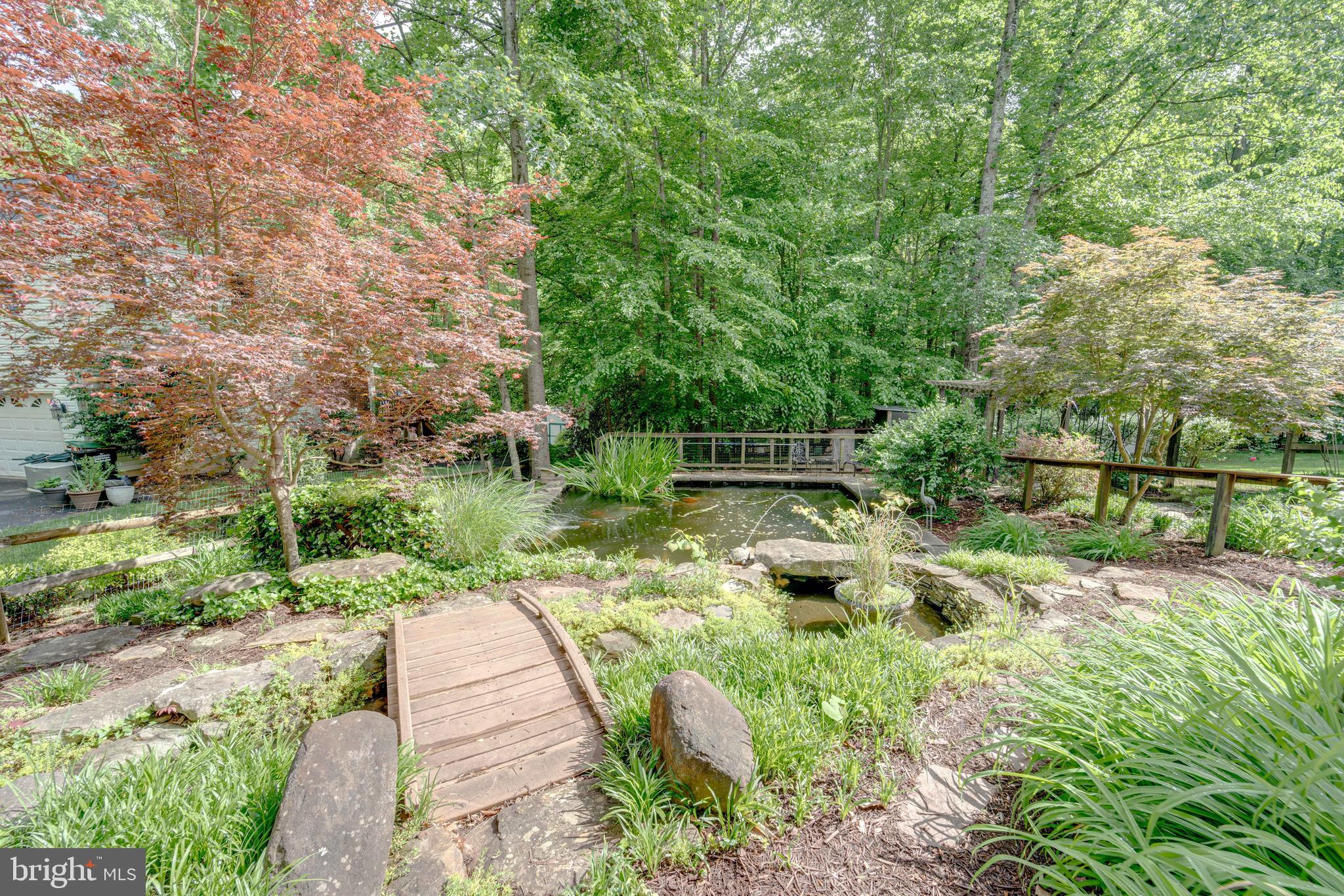 FOX DEN ESTATES - Residential