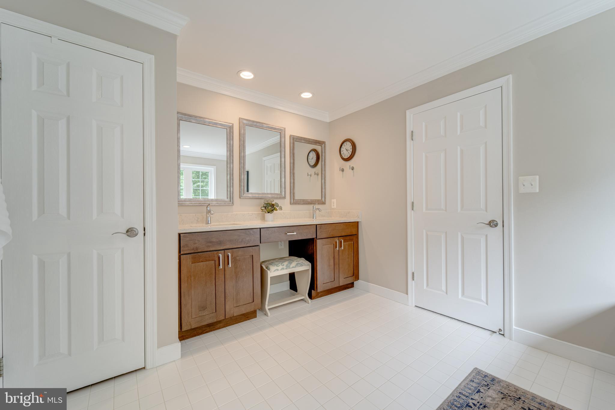 FOX DEN ESTATES - Residential