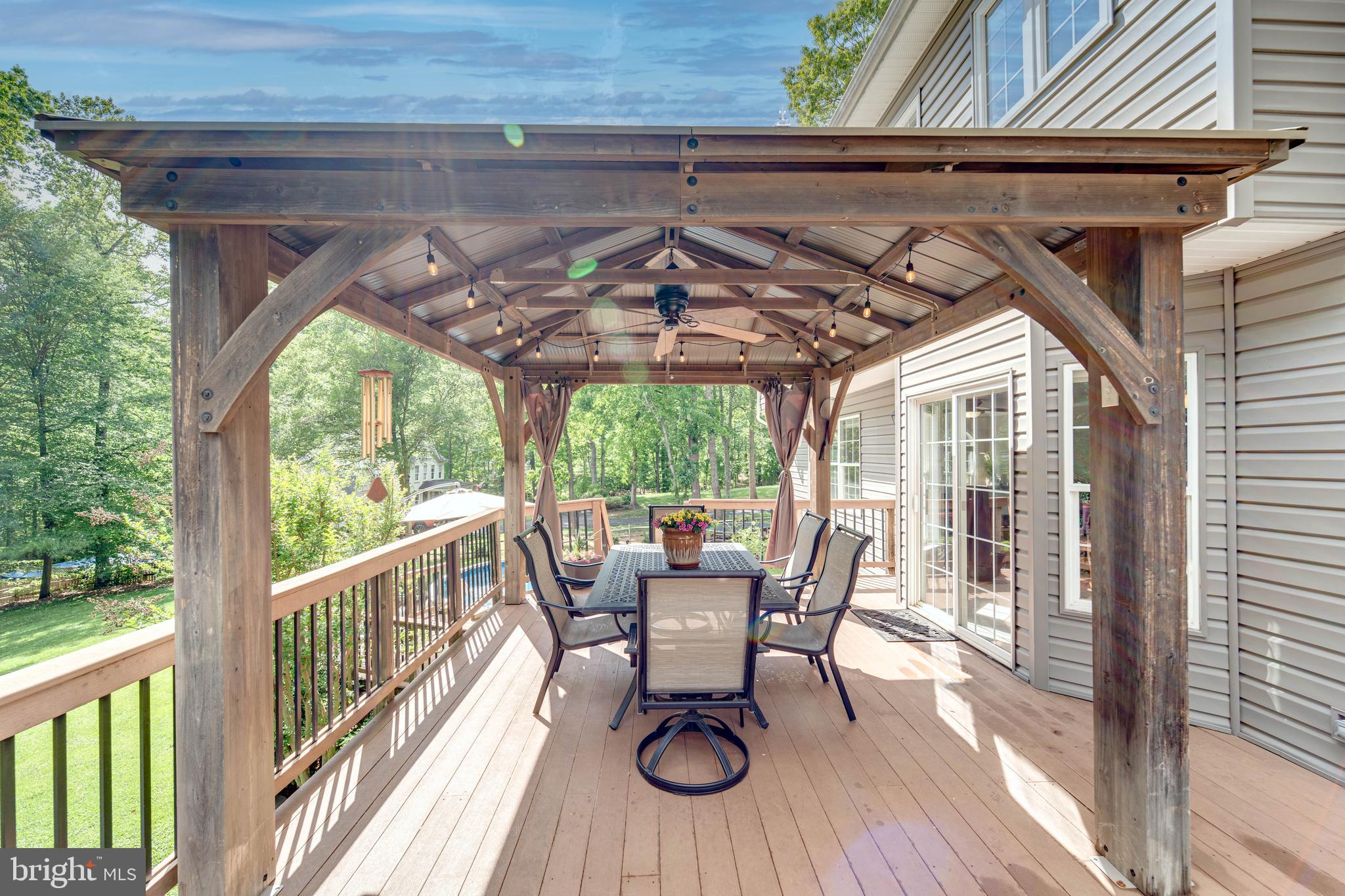 FOX DEN ESTATES - Residential