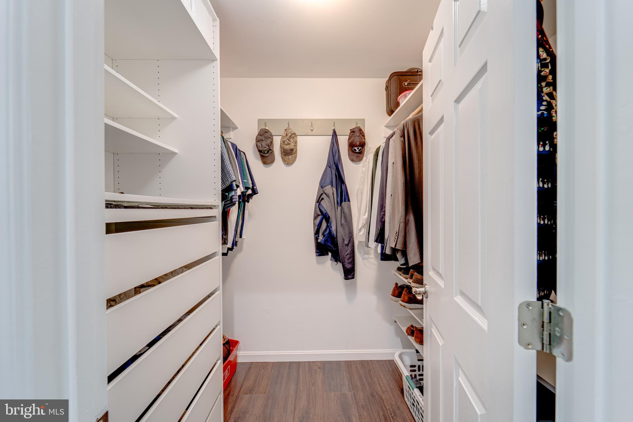 FOX DEN ESTATES - Residential