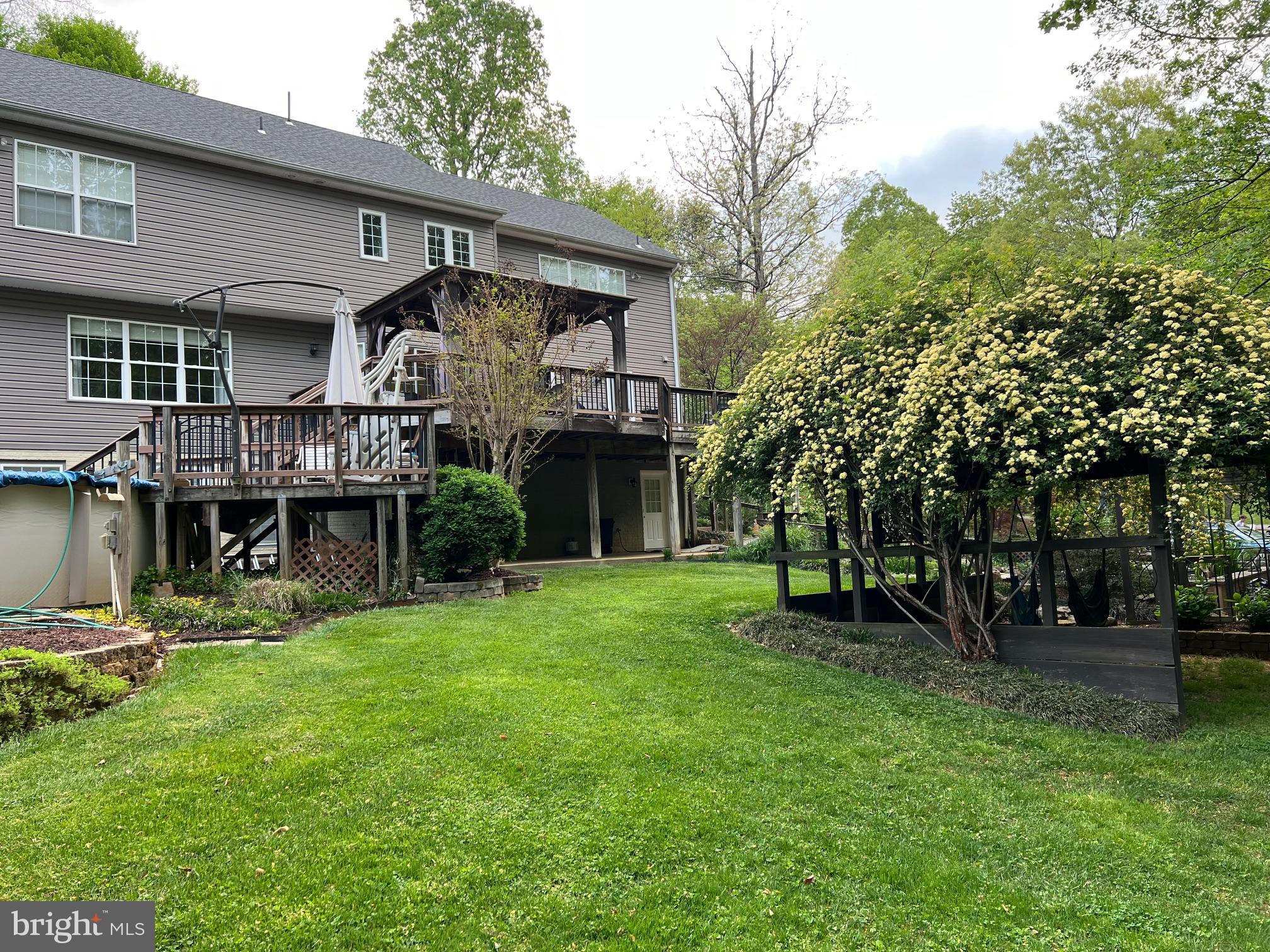 FOX DEN ESTATES - Residential