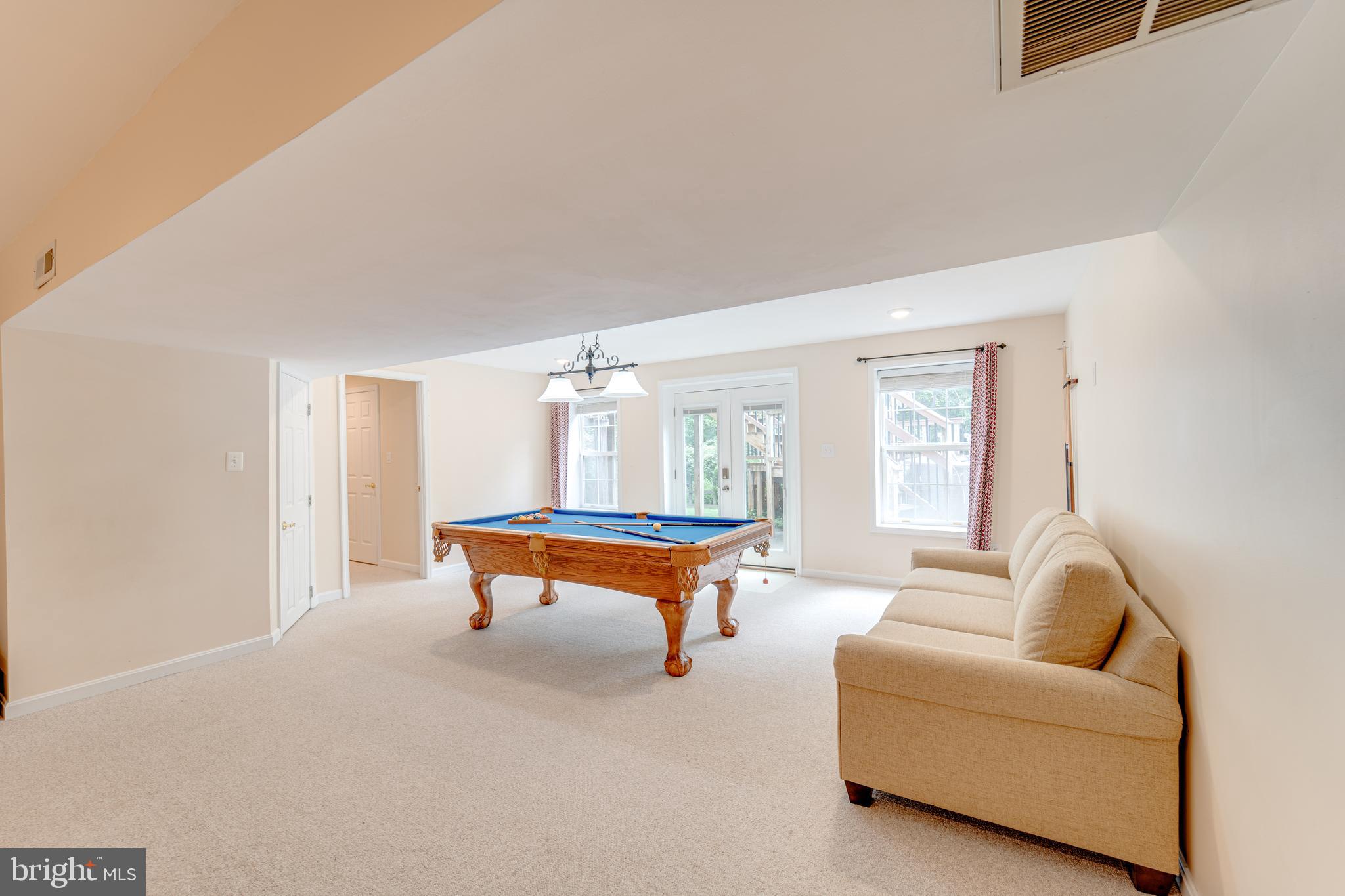 FOX DEN ESTATES - Residential