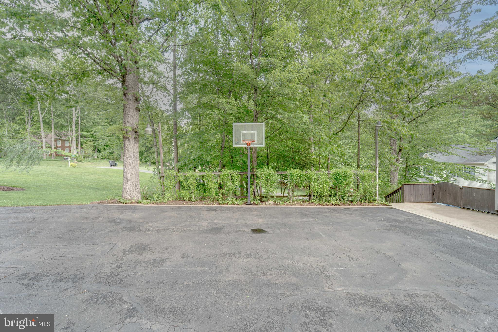 FOX DEN ESTATES - Residential