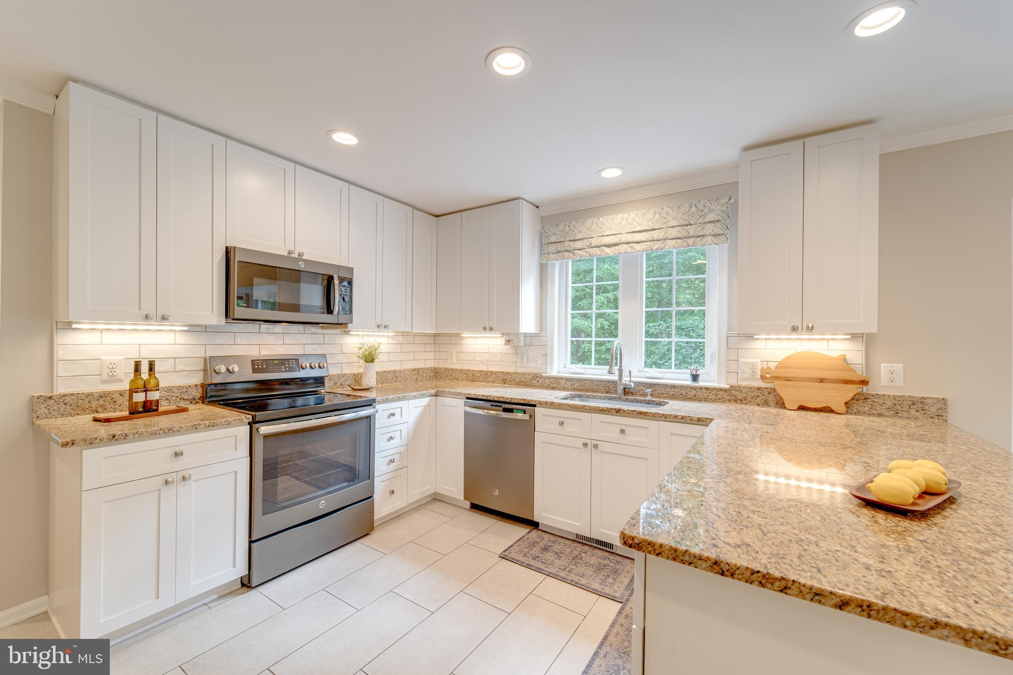 FOX DEN ESTATES - Residential