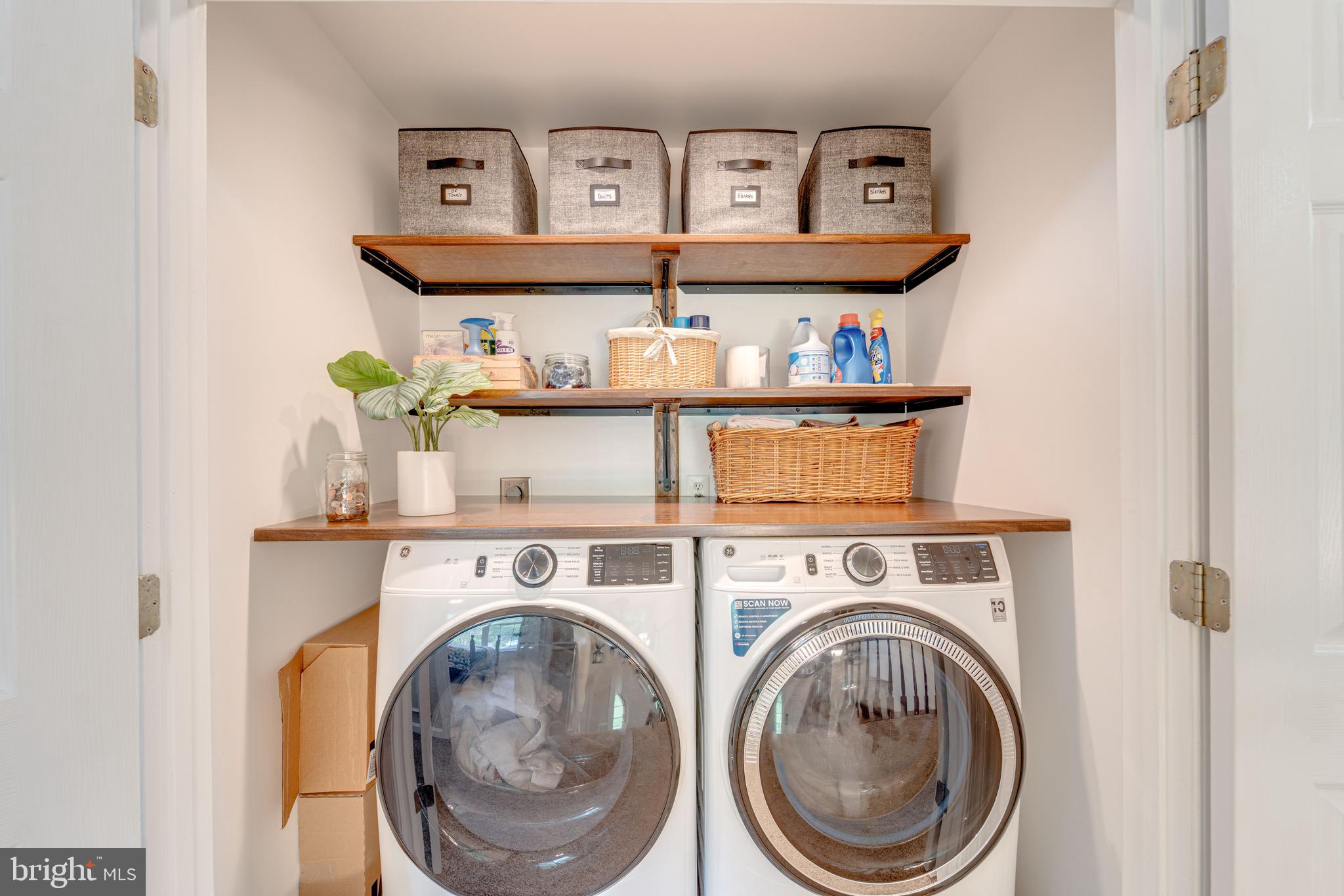 FOX DEN ESTATES - Residential