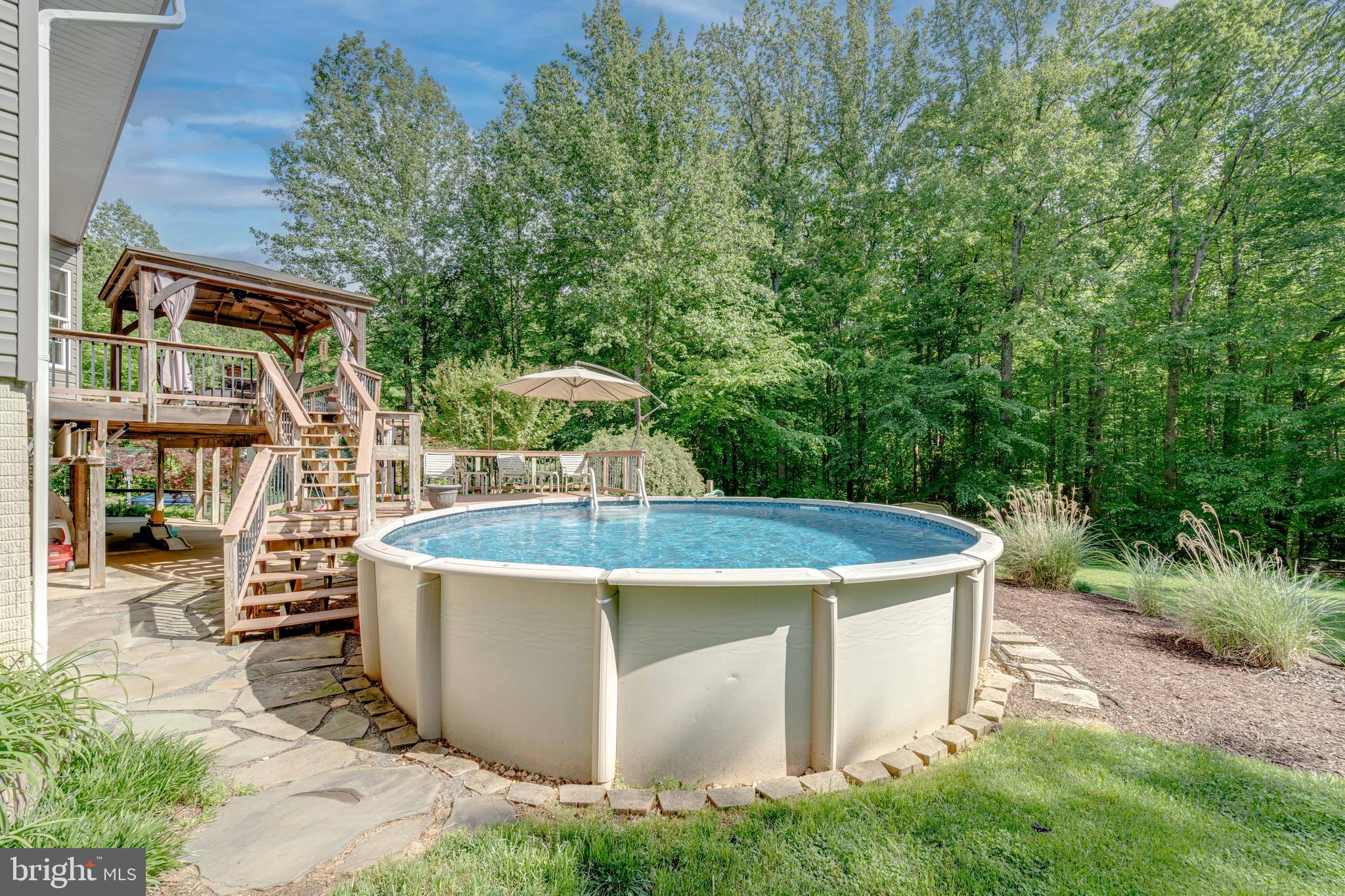 FOX DEN ESTATES - Residential