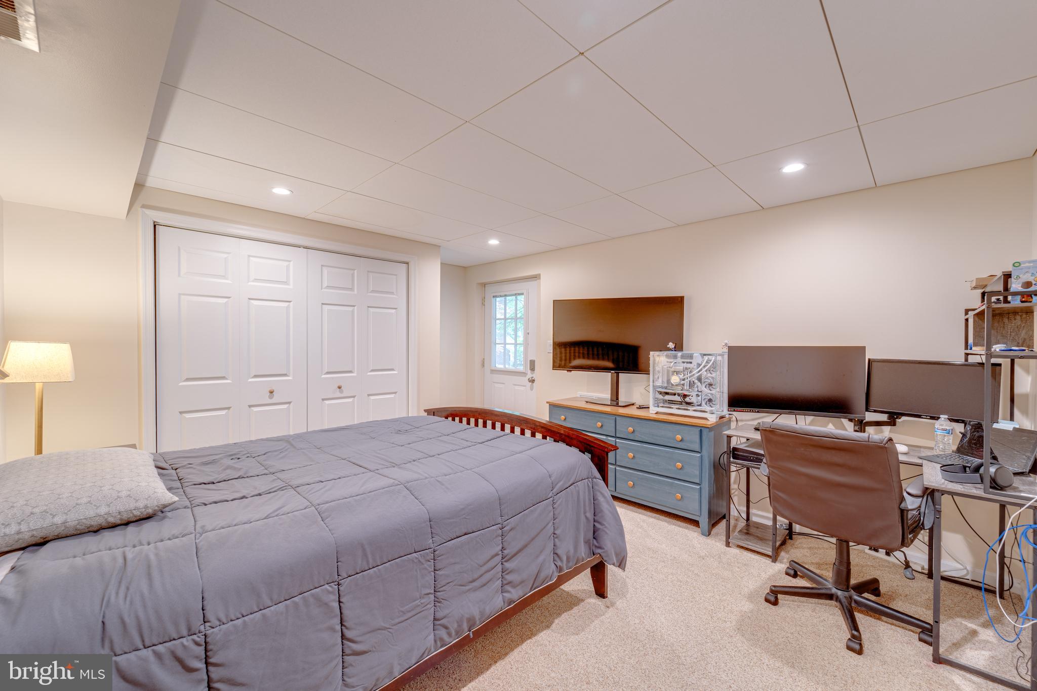 FOX DEN ESTATES - Residential