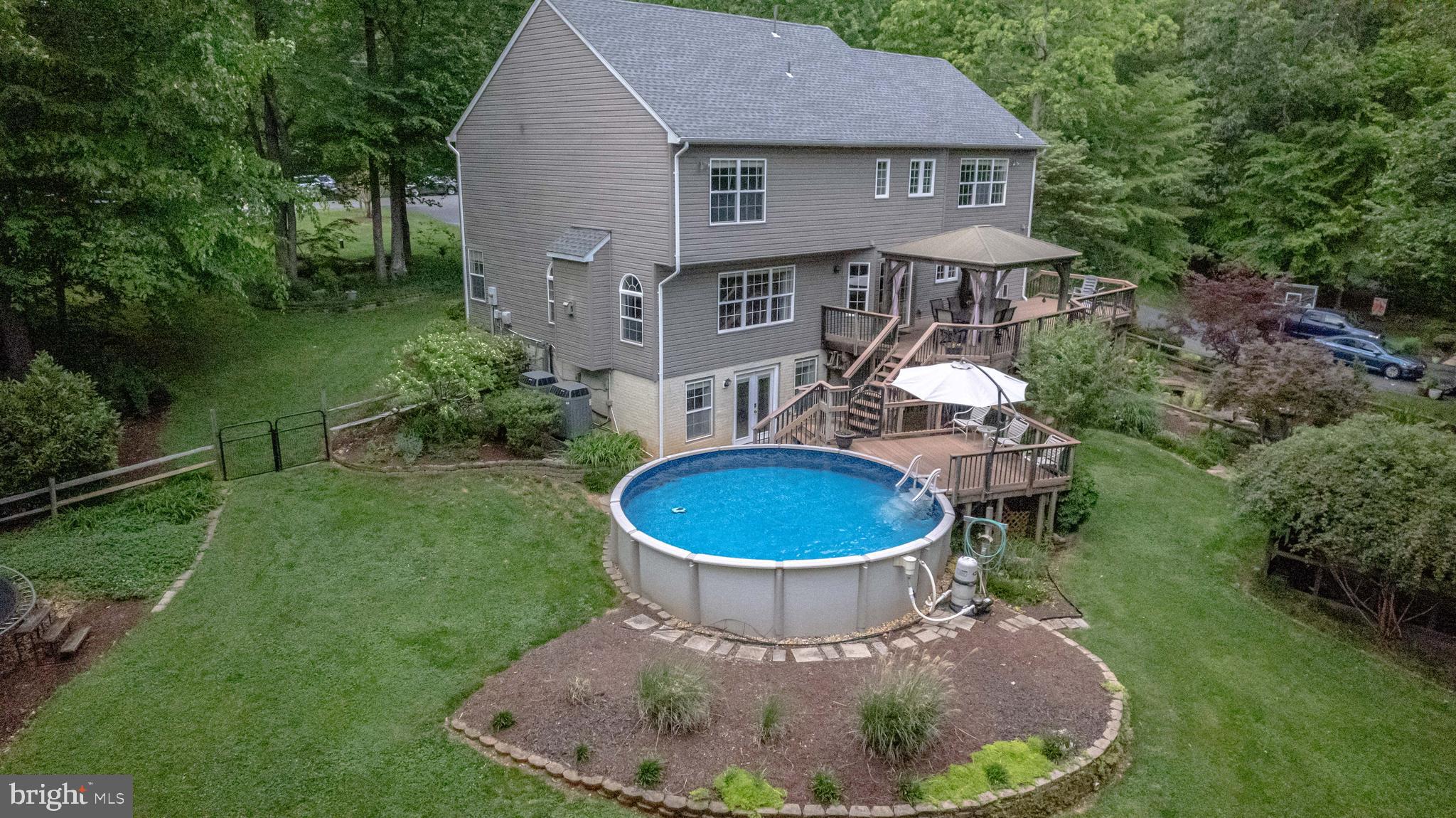 FOX DEN ESTATES - Residential