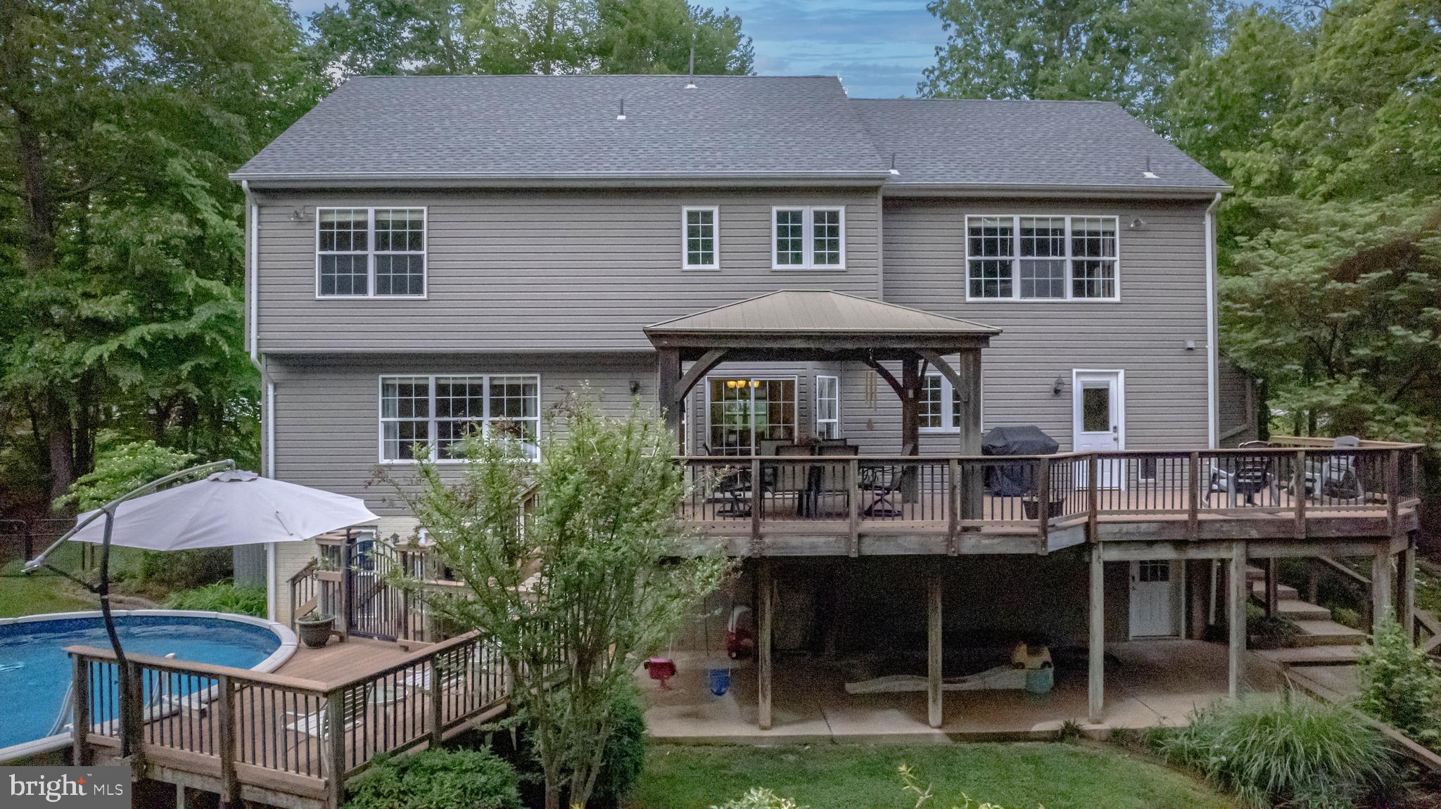 FOX DEN ESTATES - Residential