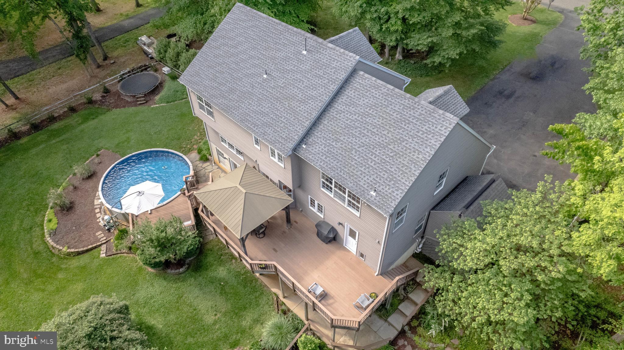 FOX DEN ESTATES - Residential