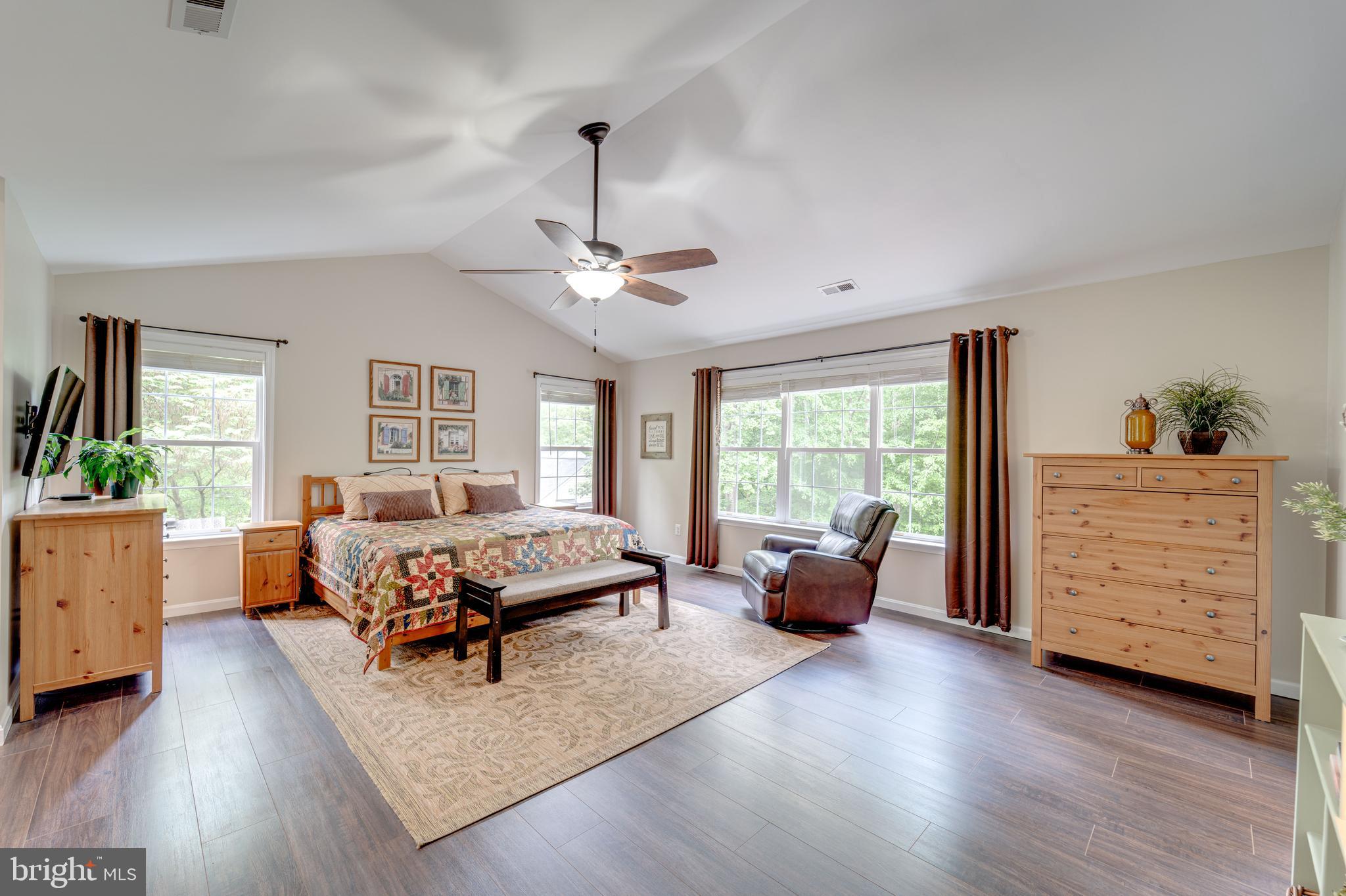 FOX DEN ESTATES - Residential