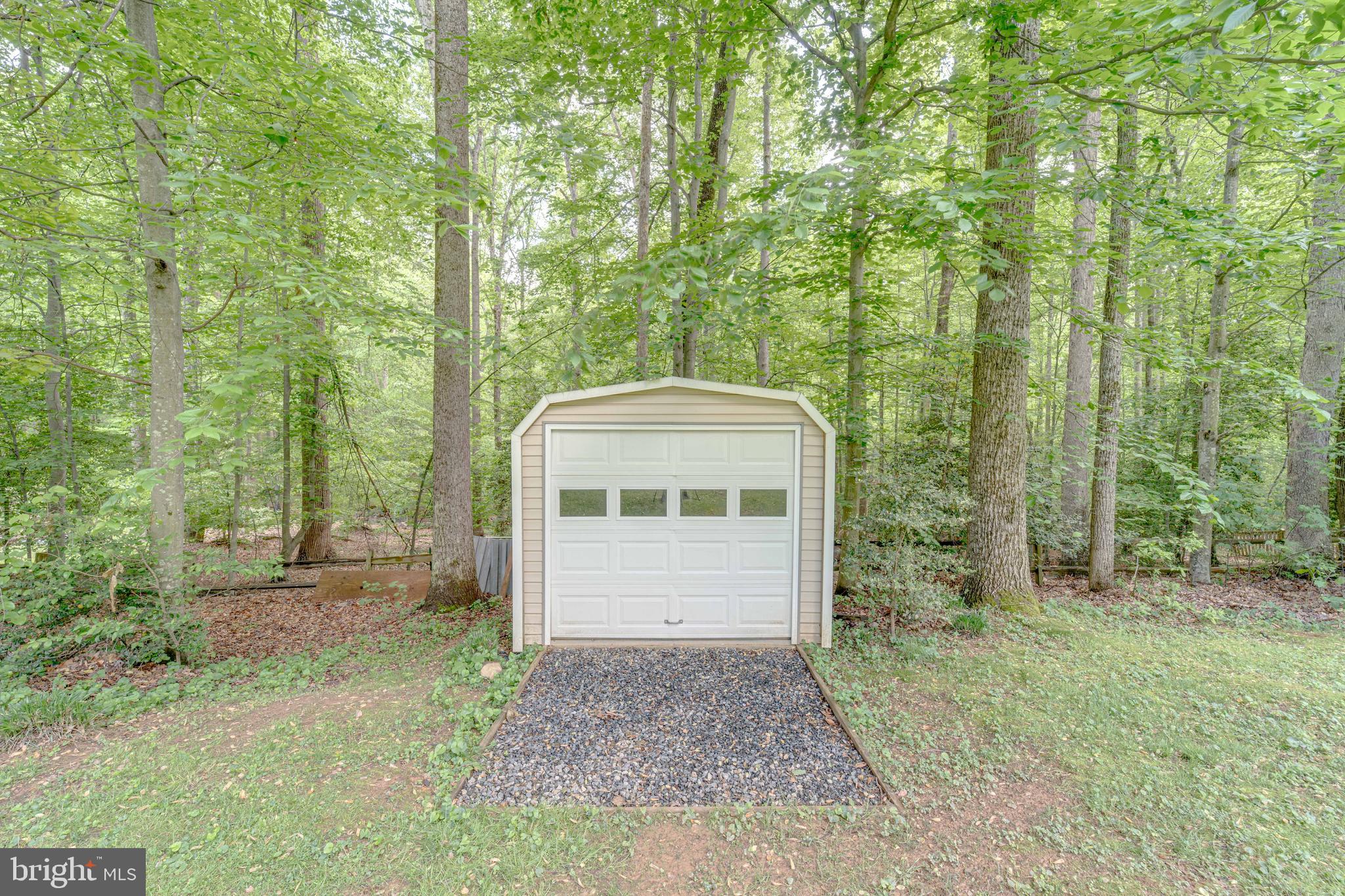 FOX DEN ESTATES - Residential