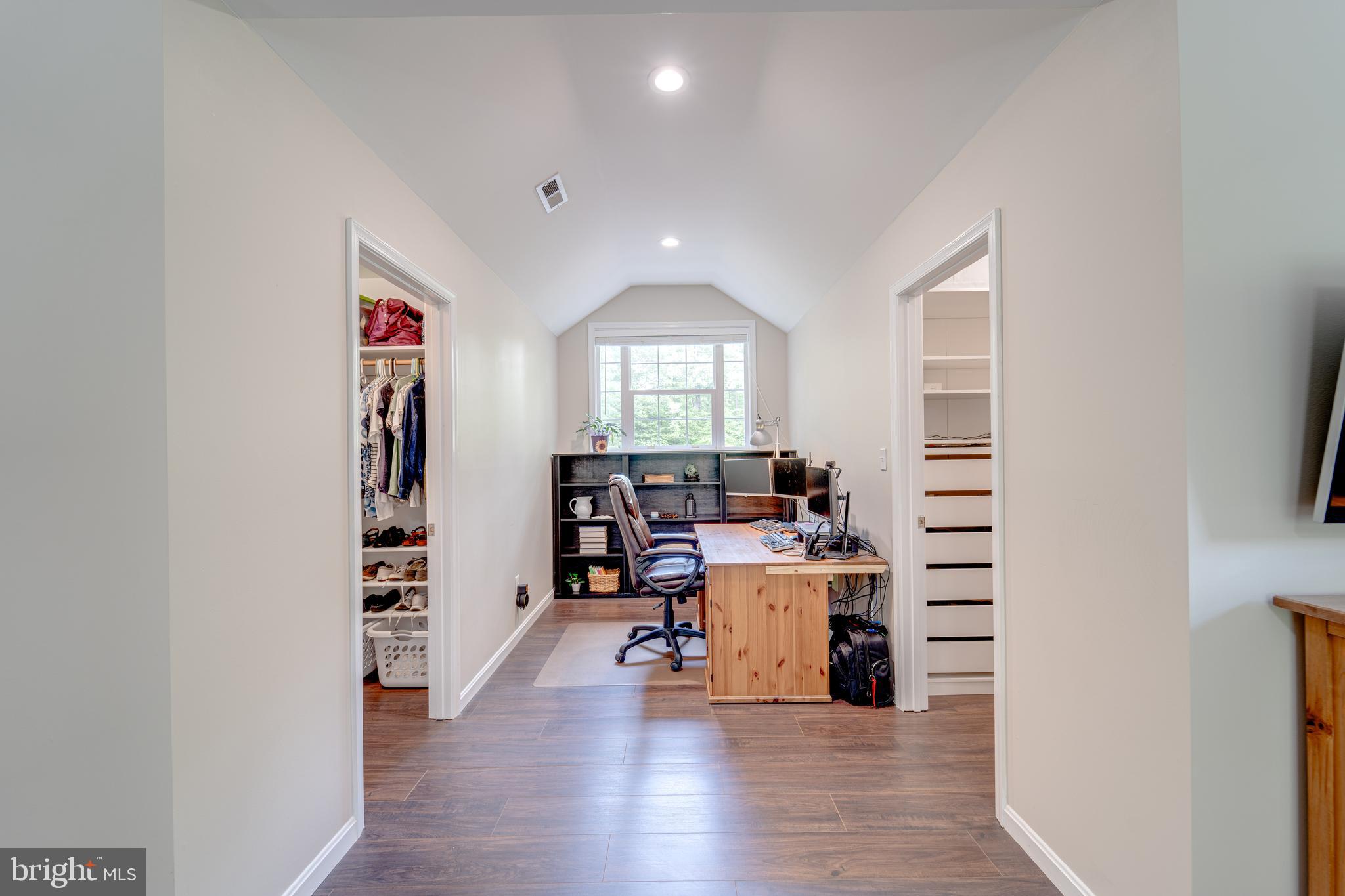 FOX DEN ESTATES - Residential