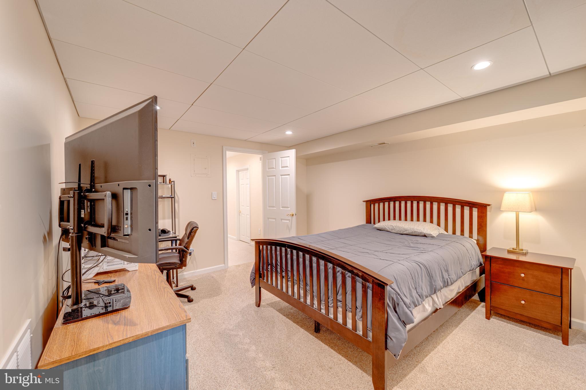 FOX DEN ESTATES - Residential