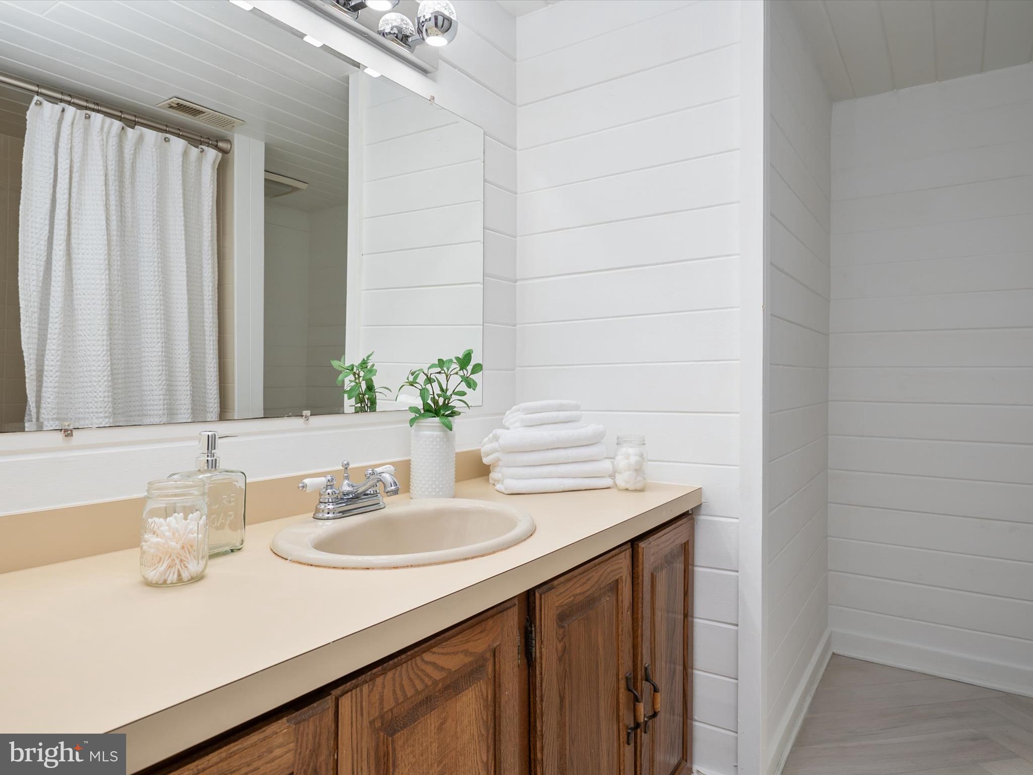 THE DOWNS - Residential