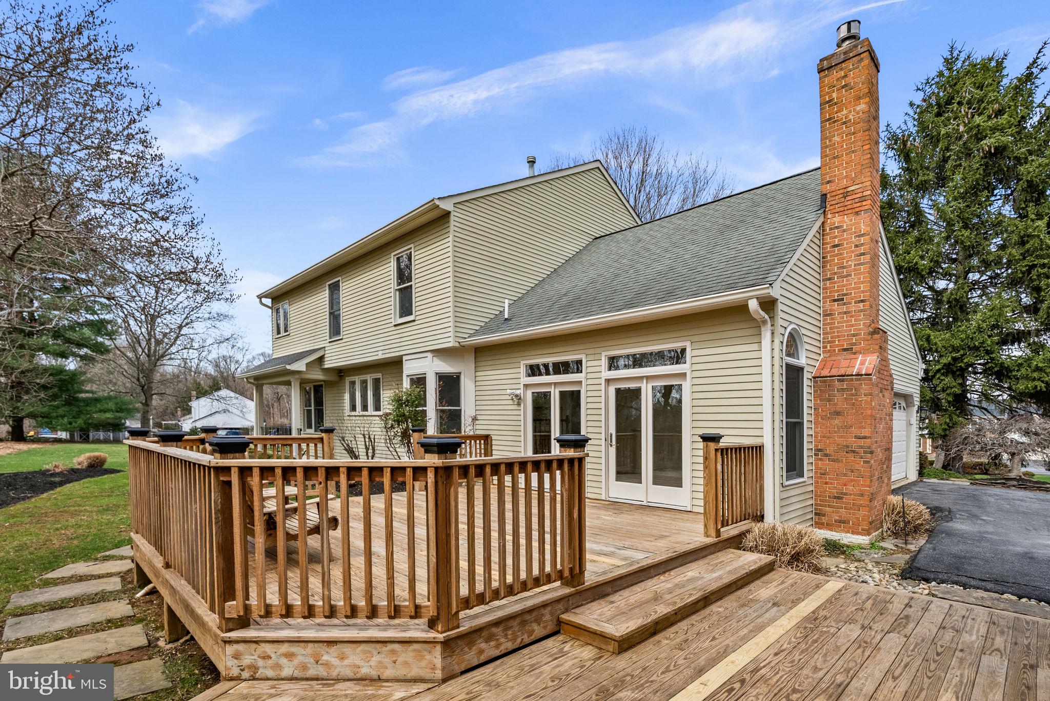 ROLLING KNOLLS - Residential