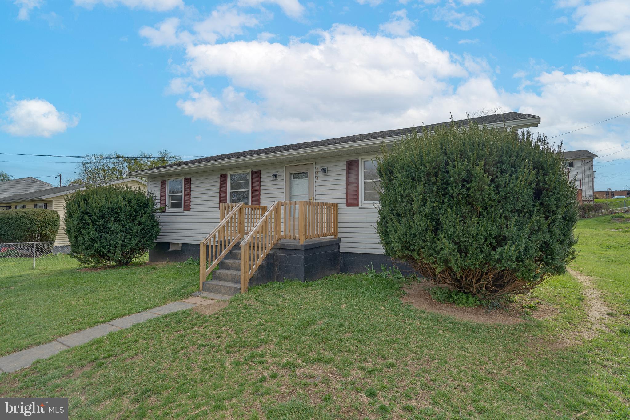 304 S REYMANN STREET