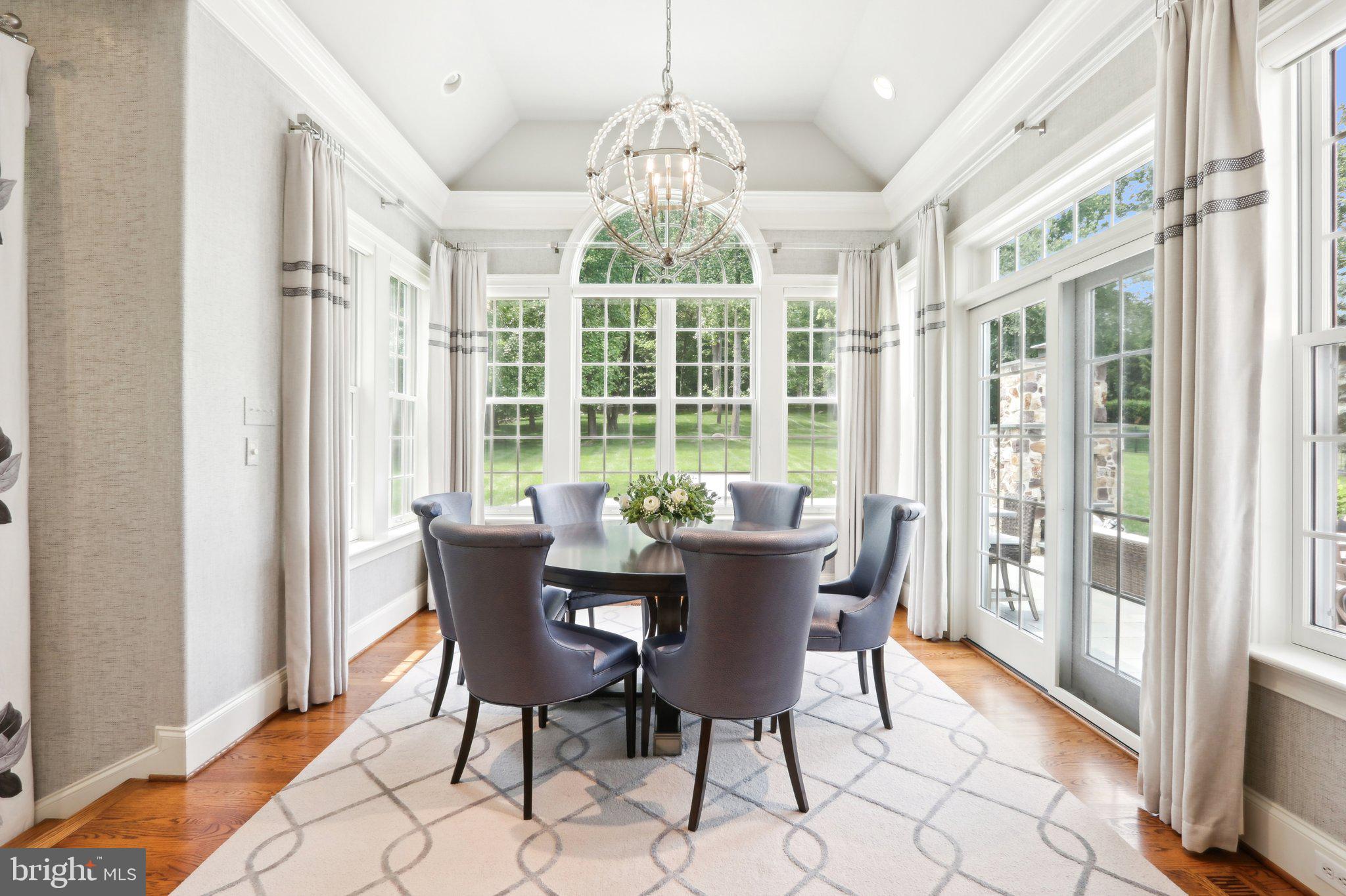 WHITE HORSE - Residential