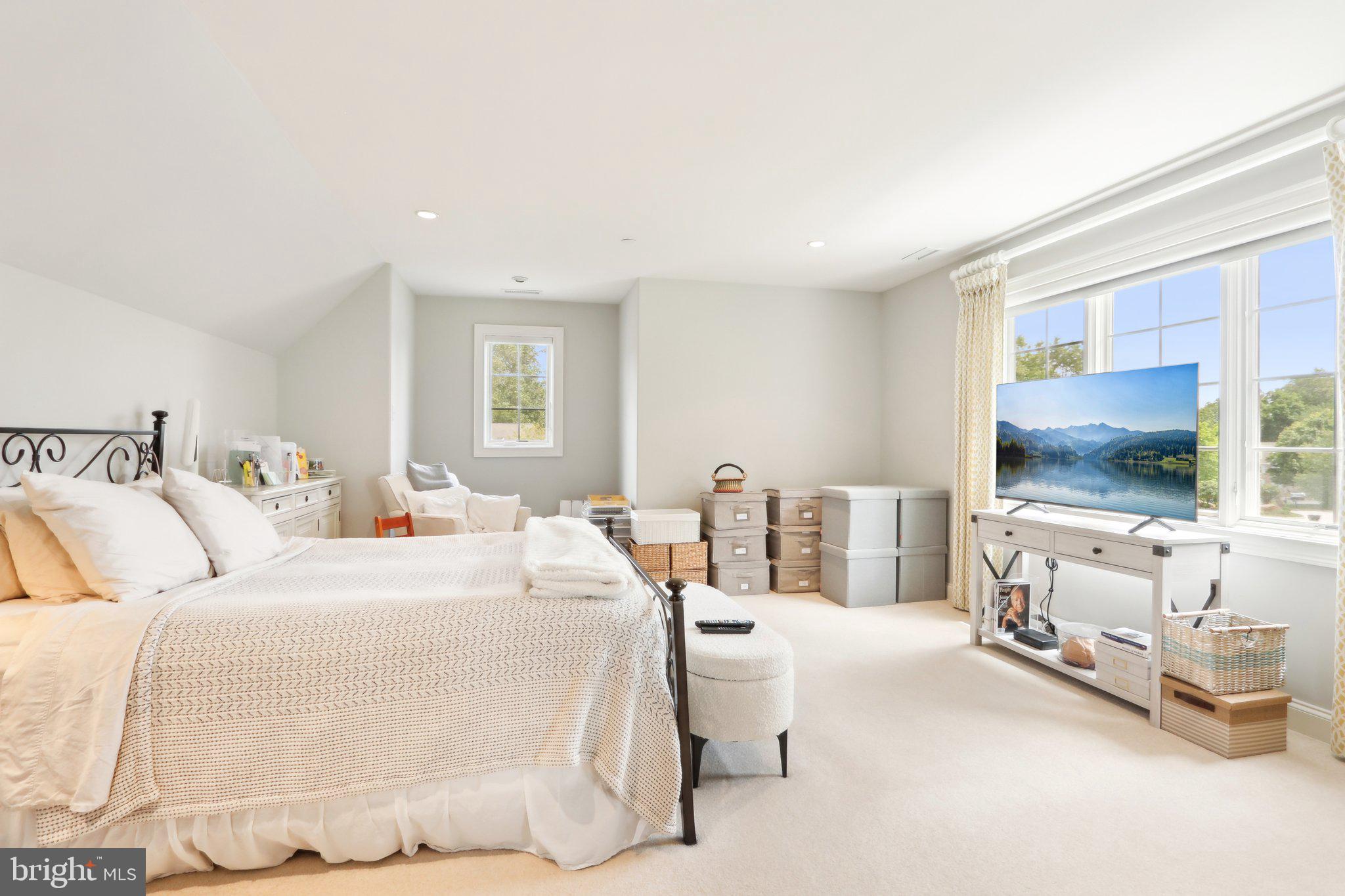 WHITE HORSE - Residential