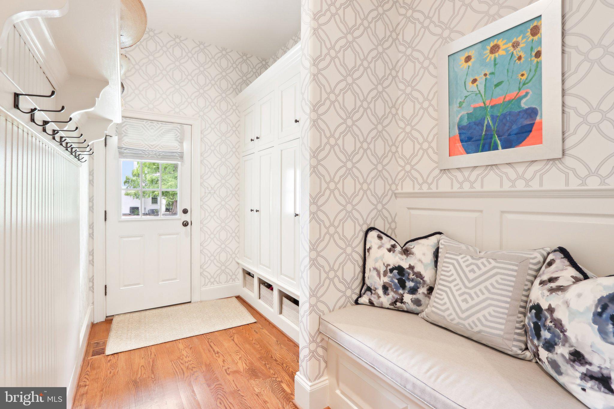 WHITE HORSE - Residential