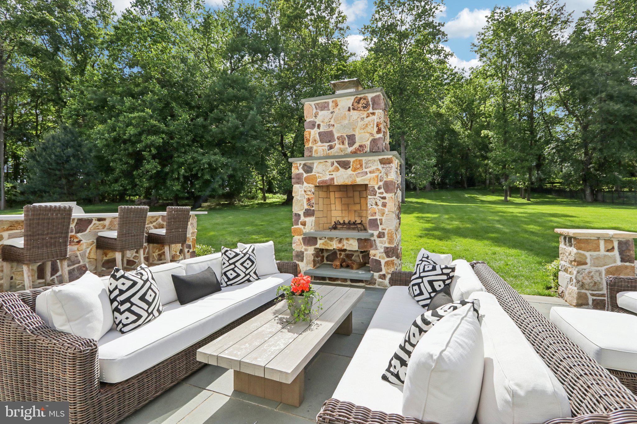 WHITE HORSE - Residential