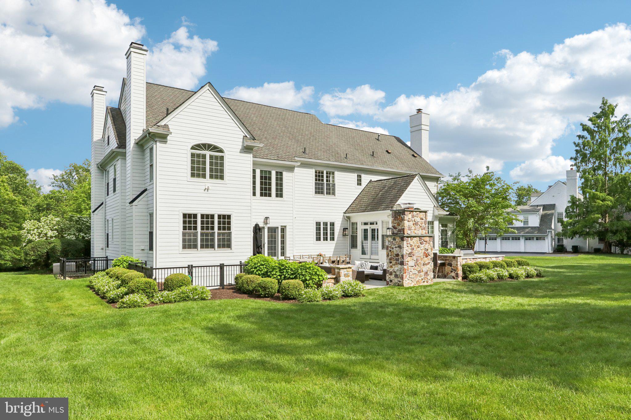 WHITE HORSE - Residential