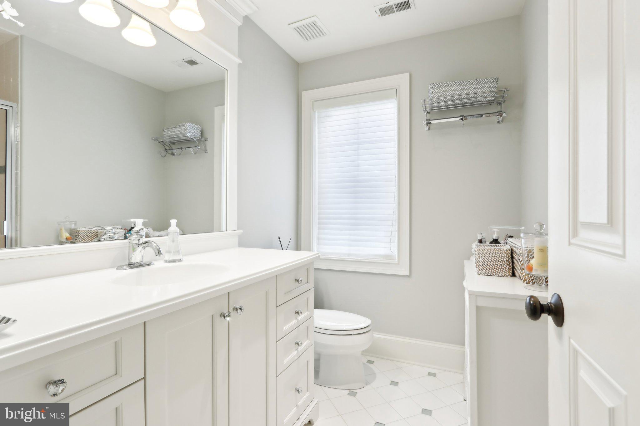 WHITE HORSE - Residential