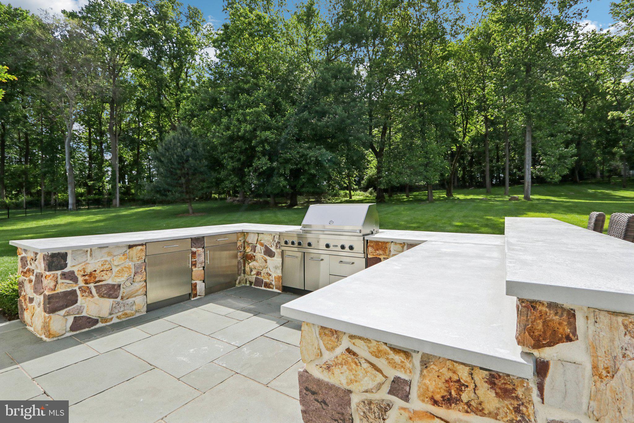 WHITE HORSE - Residential