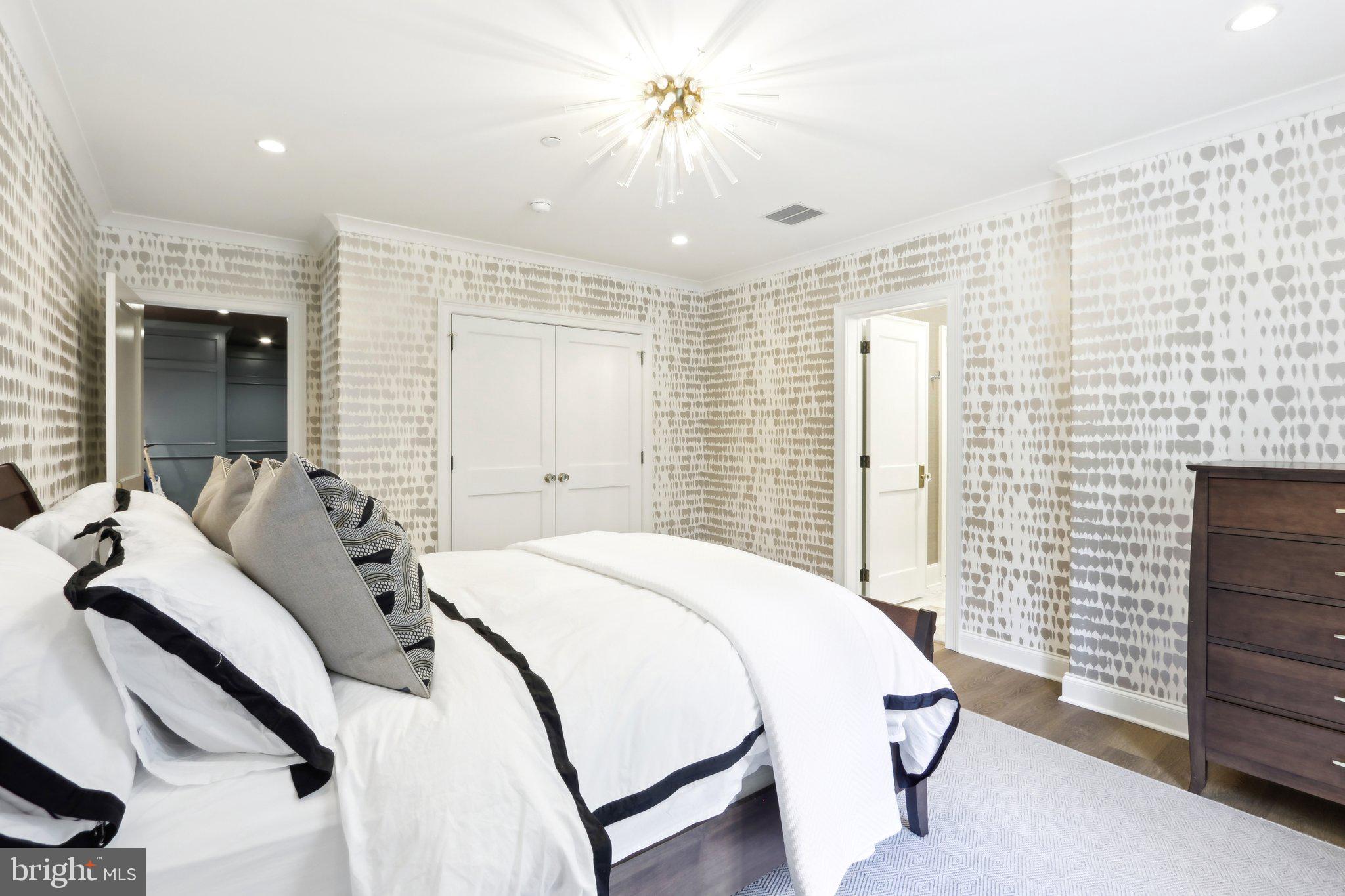 WHITE HORSE - Residential