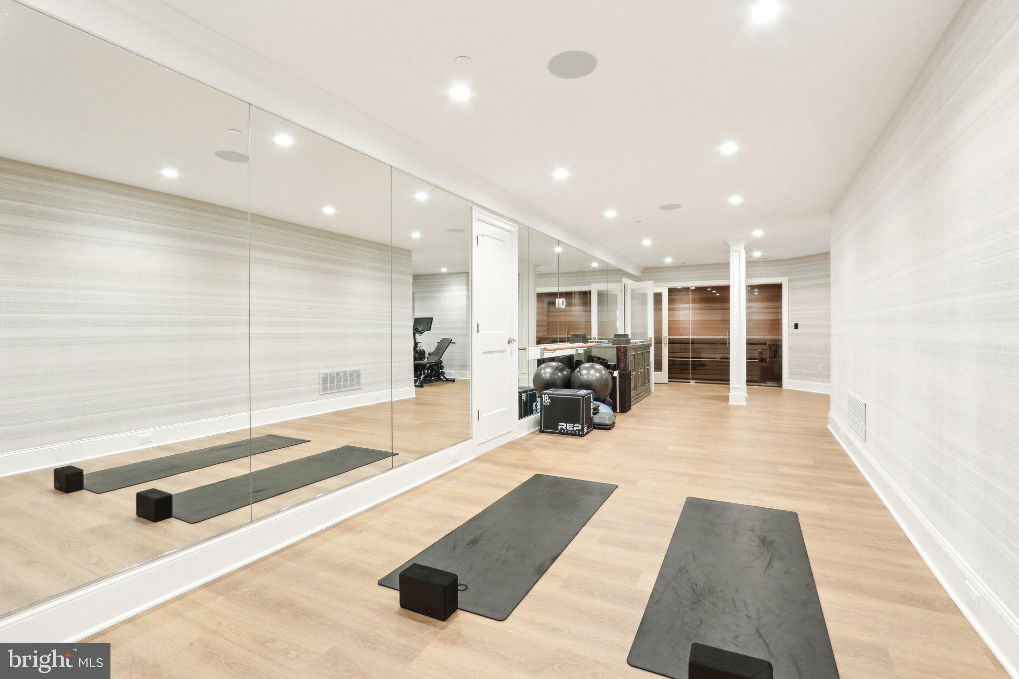 WHITE HORSE - Residential