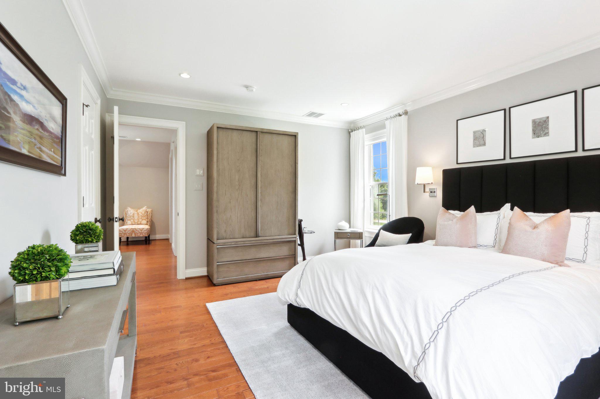 WHITE HORSE - Residential