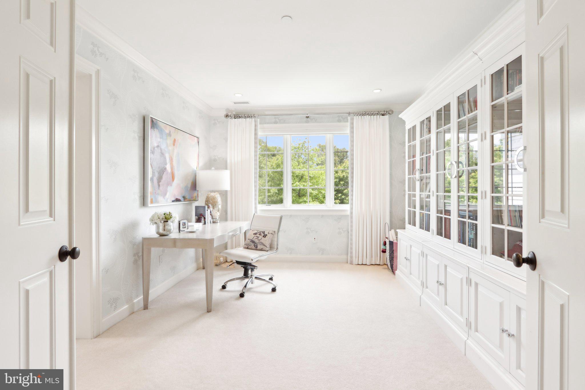 WHITE HORSE - Residential