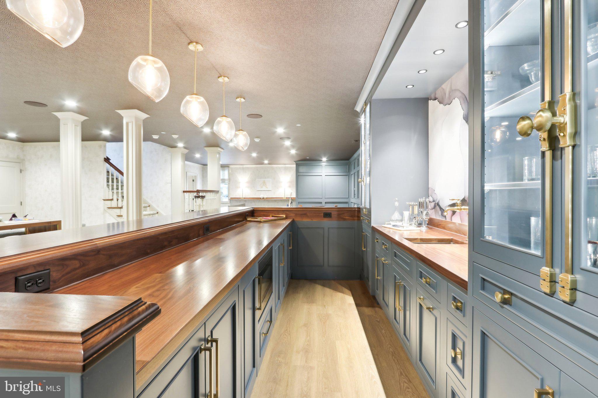 WHITE HORSE - Residential