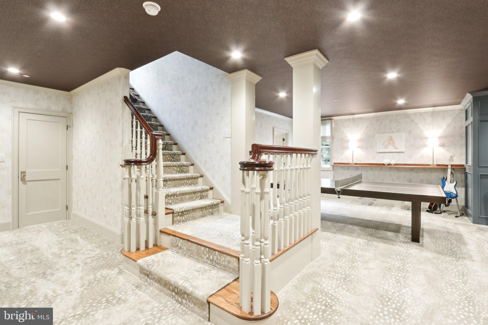 WHITE HORSE - Residential