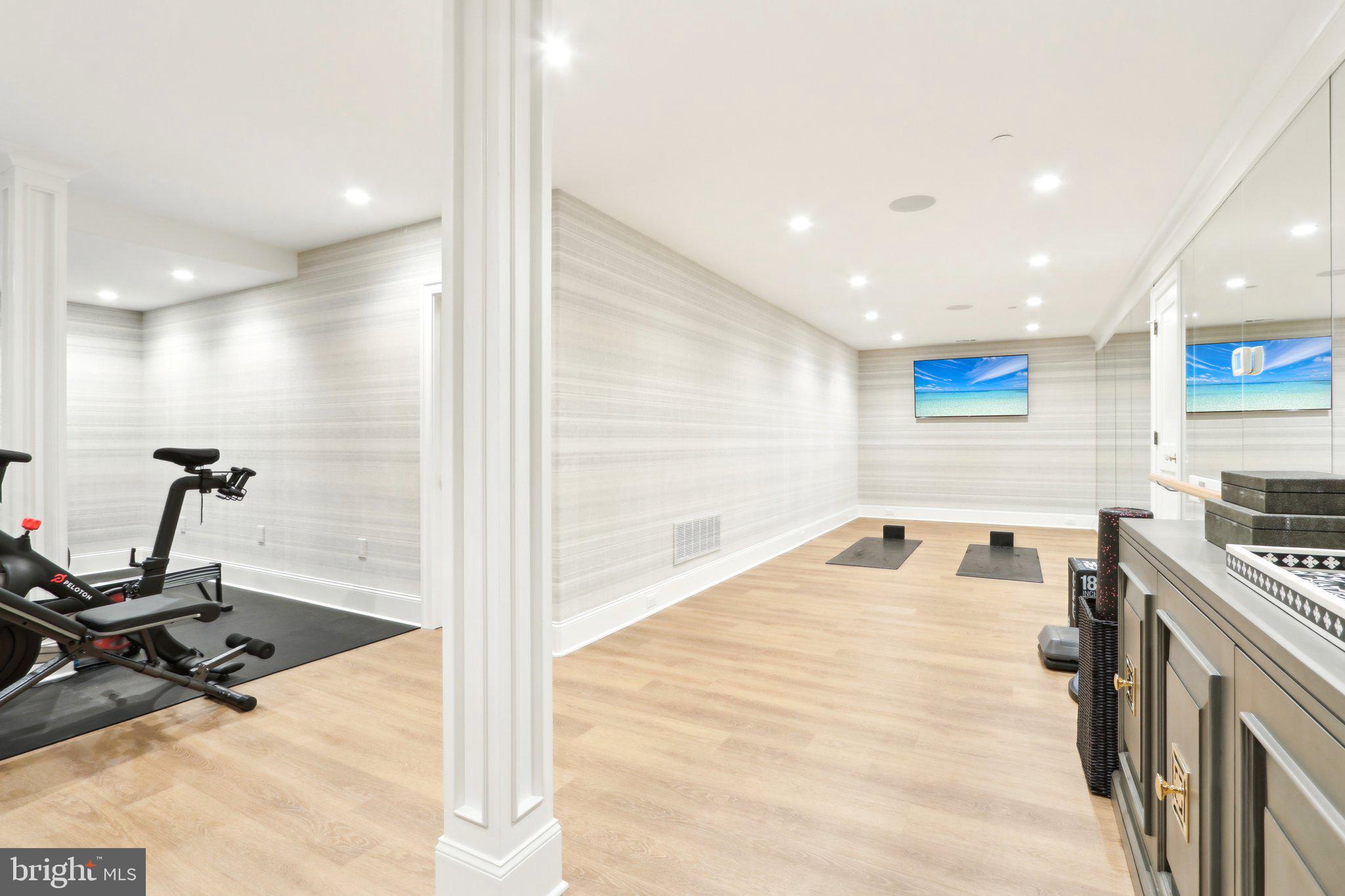 WHITE HORSE - Residential