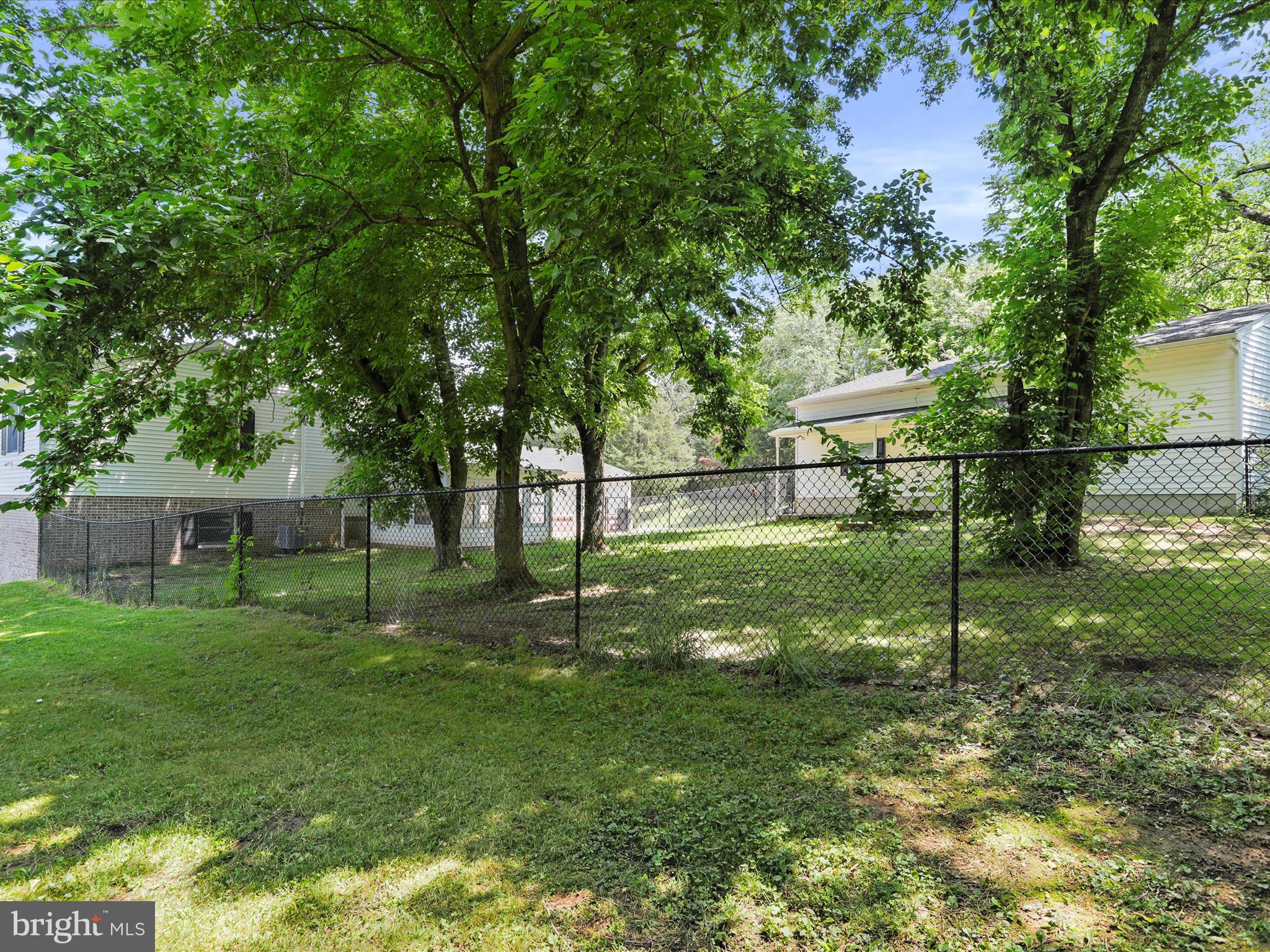 COUNTRY SIDE MANOR - Residential