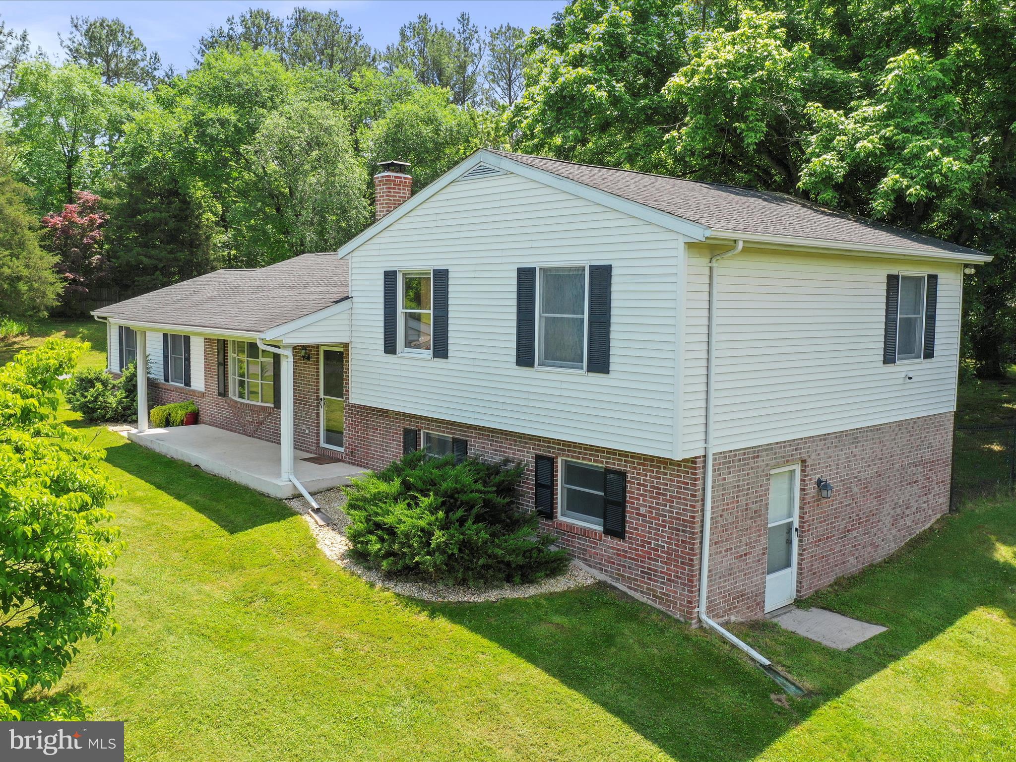 COUNTRY SIDE MANOR - Residential
