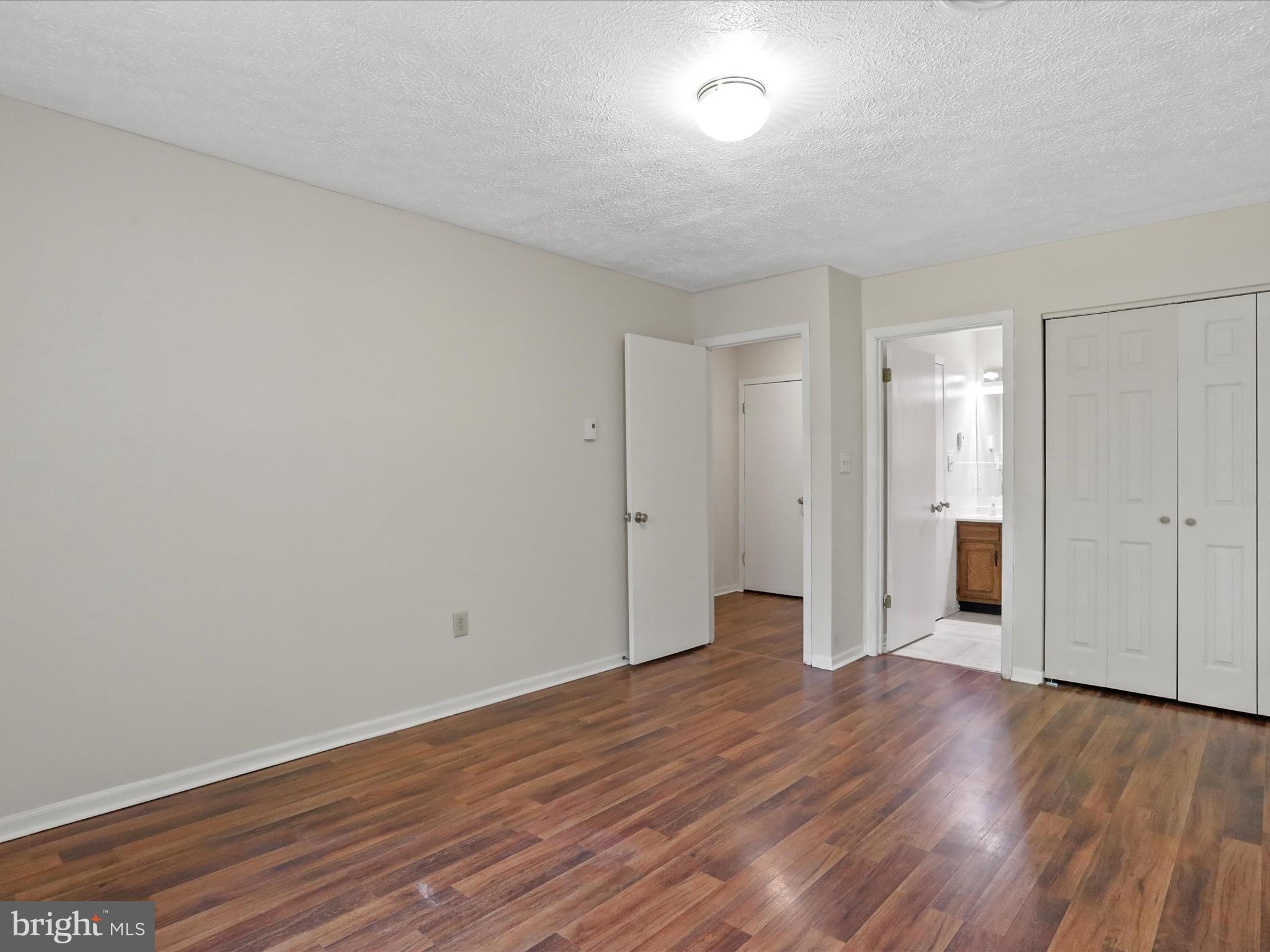 COUNTRY SIDE MANOR - Residential