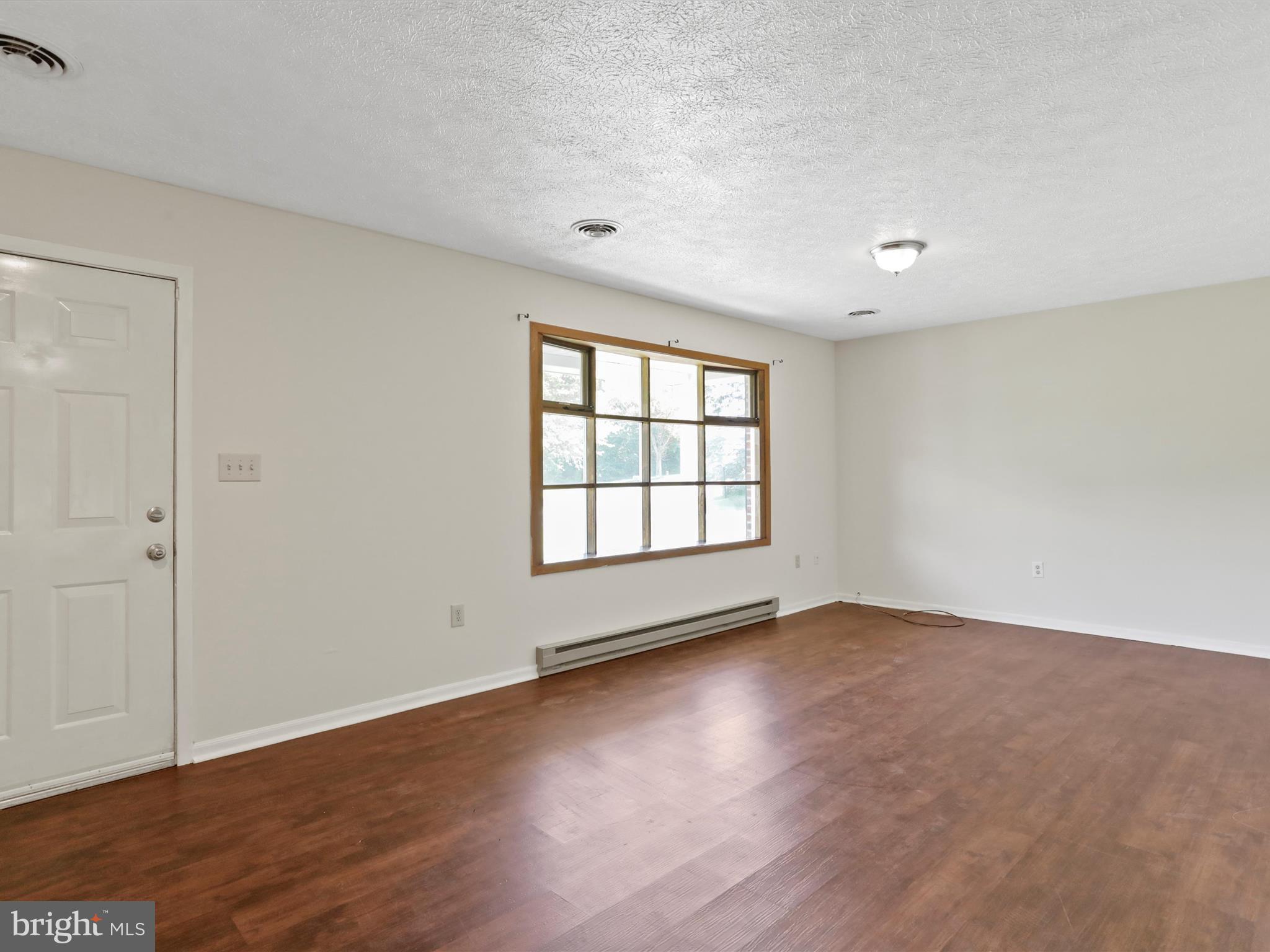 COUNTRY SIDE MANOR - Residential