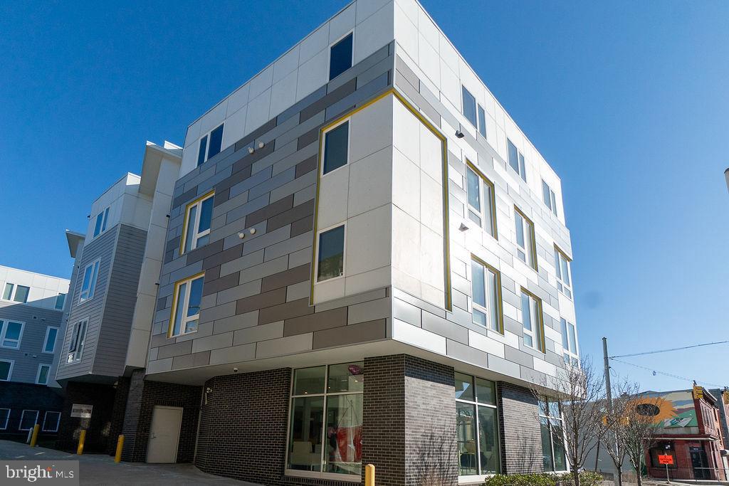 JOHNSTON SQUARE - Residential