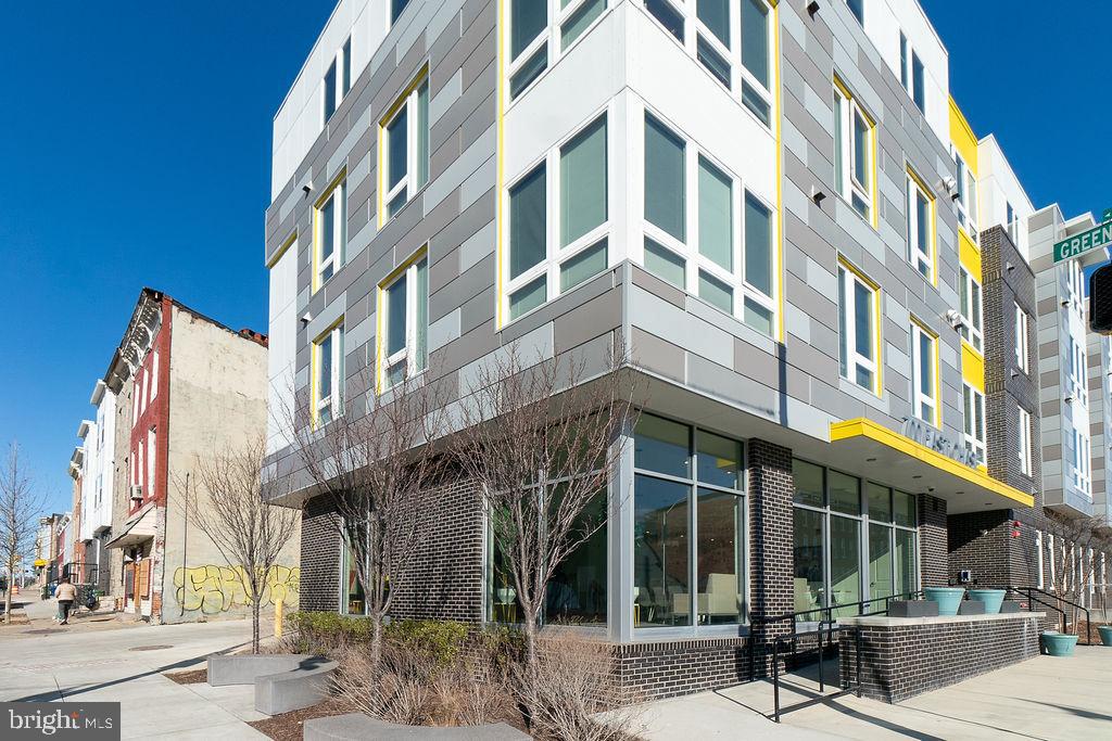 JOHNSTON SQUARE - Residential