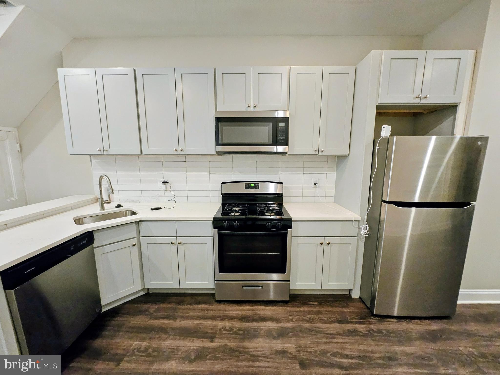 STRAWBERRY MANSION - Residential