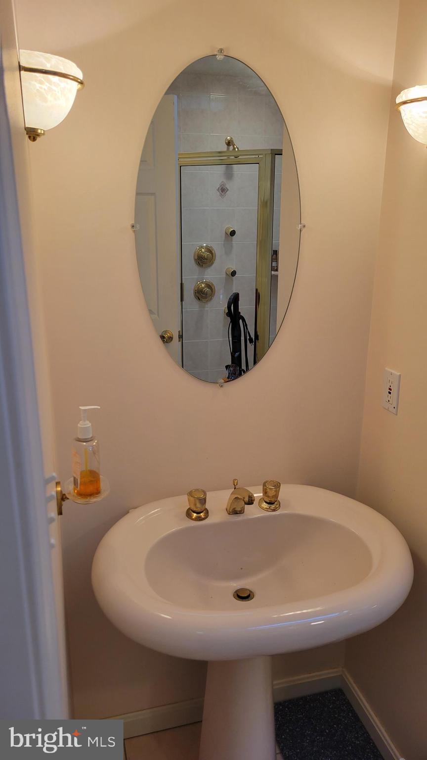 DULANEY VILLAGE - Residential