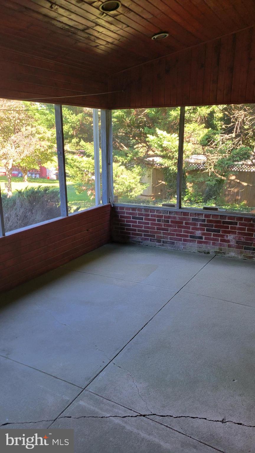 DULANEY VILLAGE - Residential