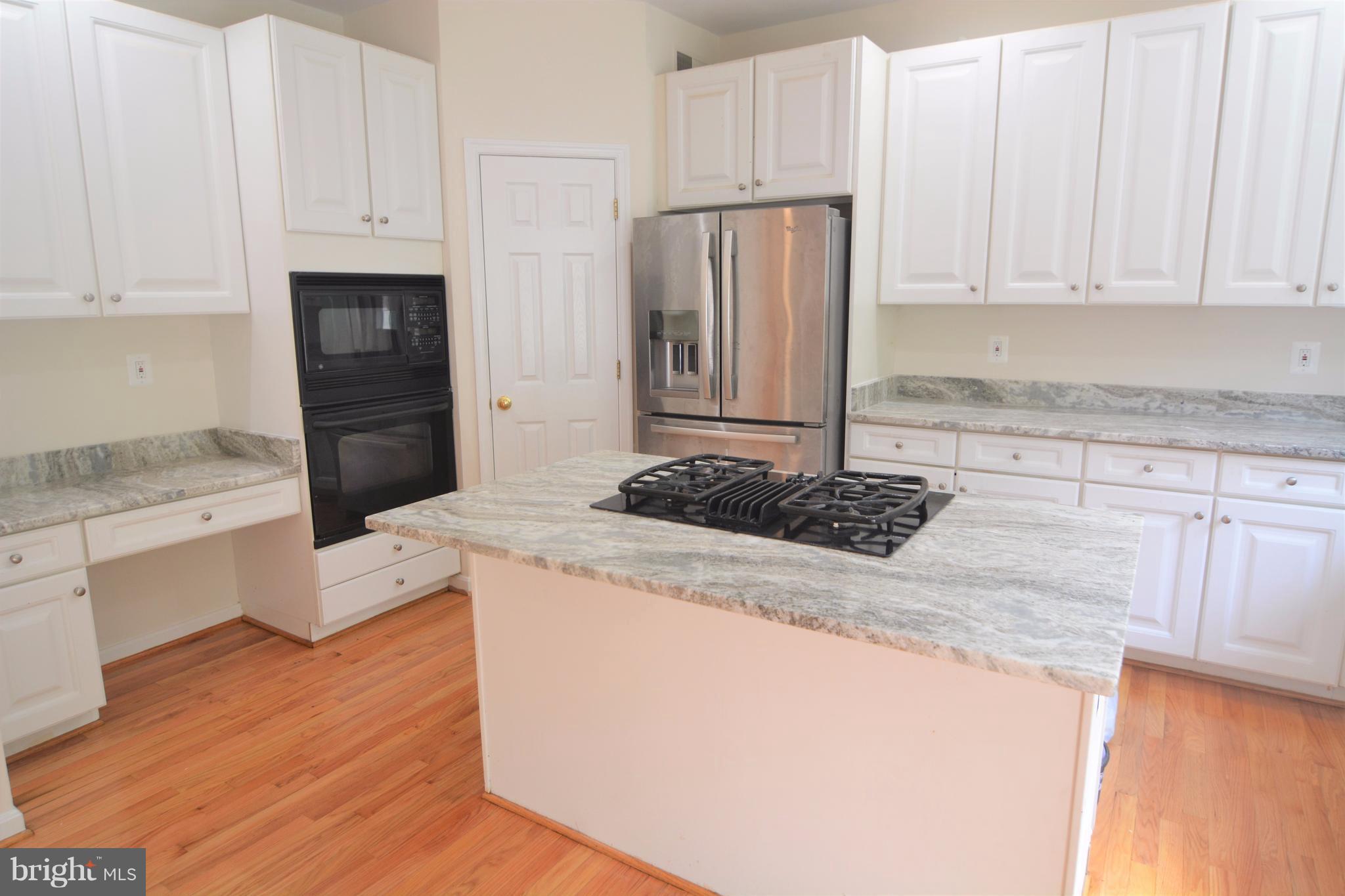 STRATFORD PLACE - Residential