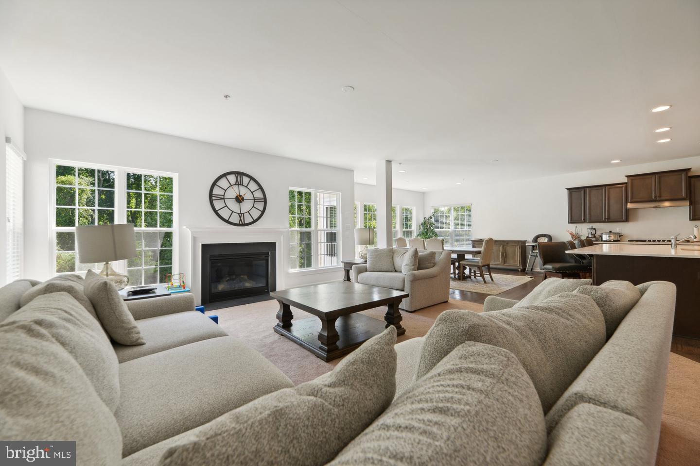 5809 SAVANNAH DRIVE