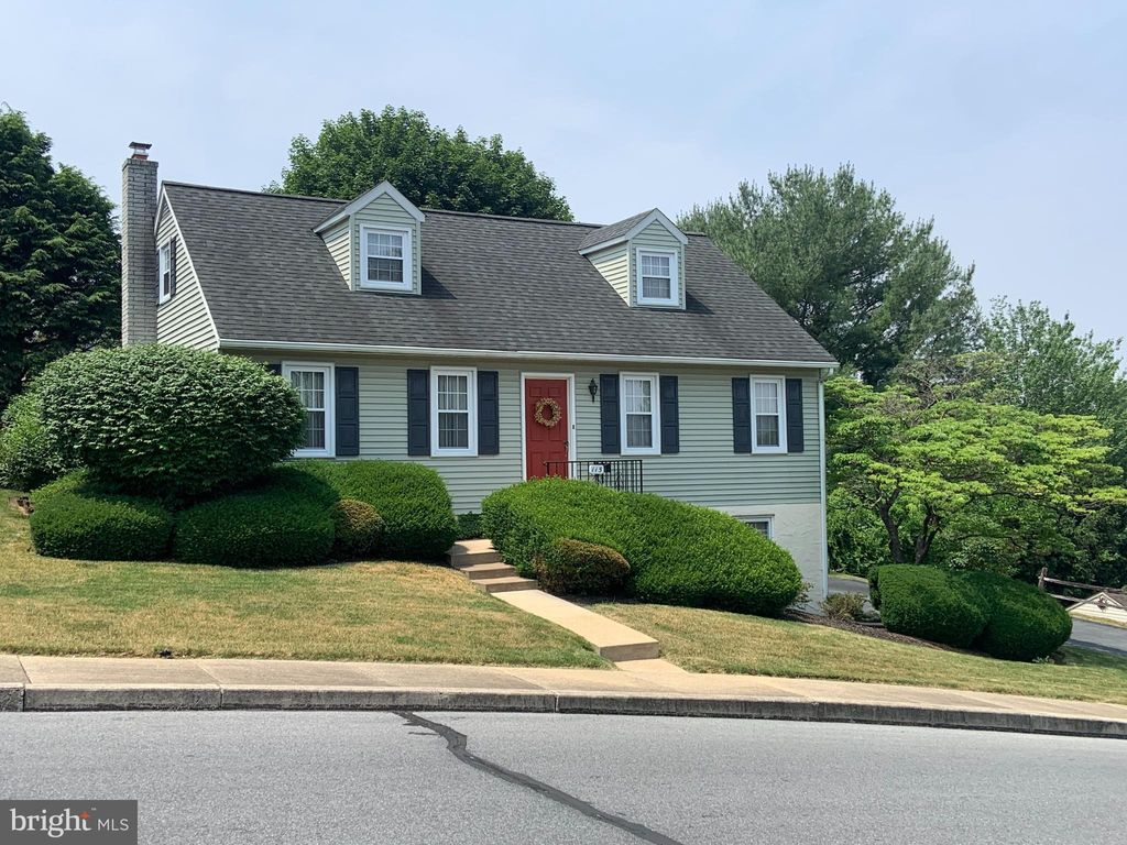 Photo of 115 BOOMERANG DR, EPHRATA, PA 17522 (MLS # PALA2036718)