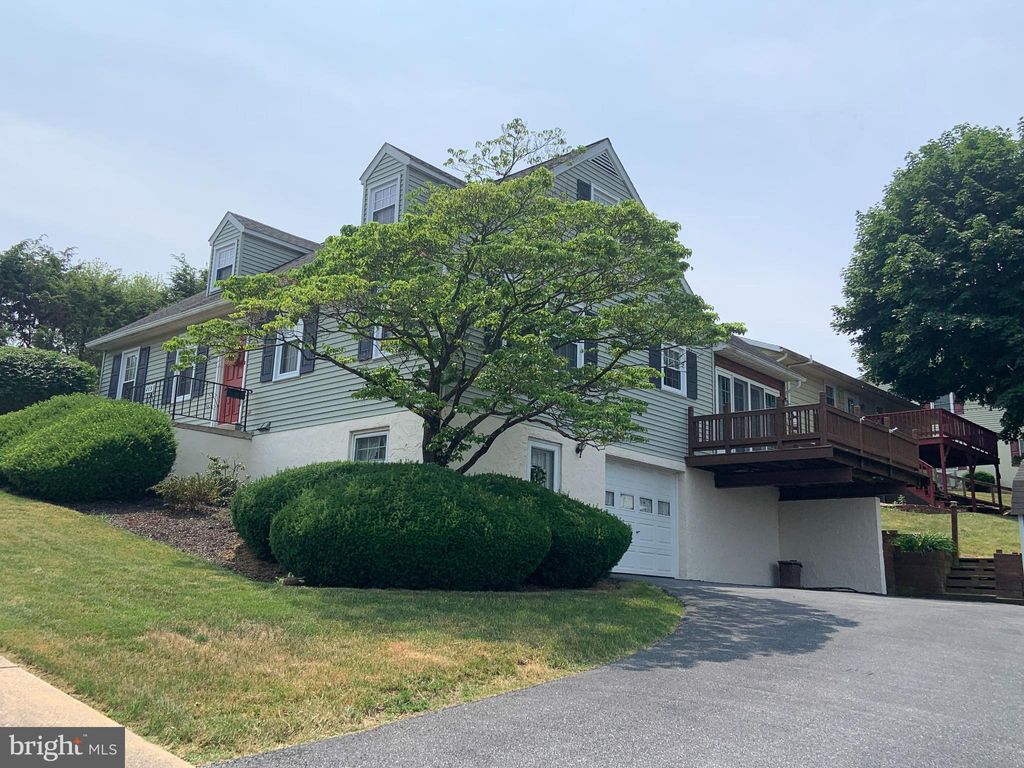 Photo of 115 BOOMERANG DR, EPHRATA, PA 17522 (MLS # PALA2036718)