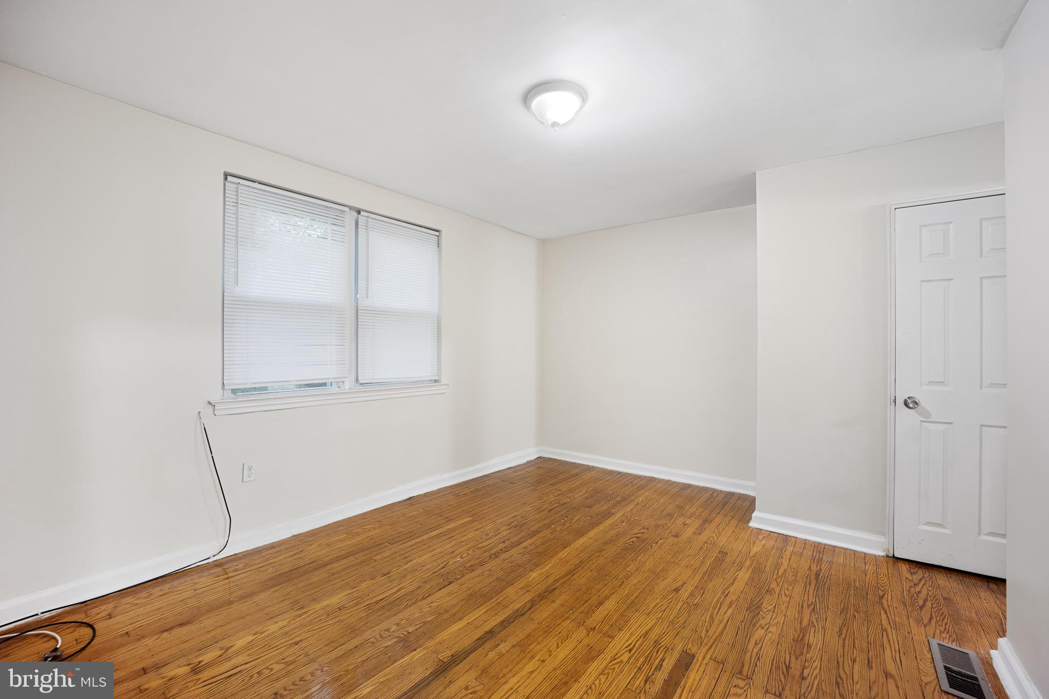 FERN ROCK - Residential Lease